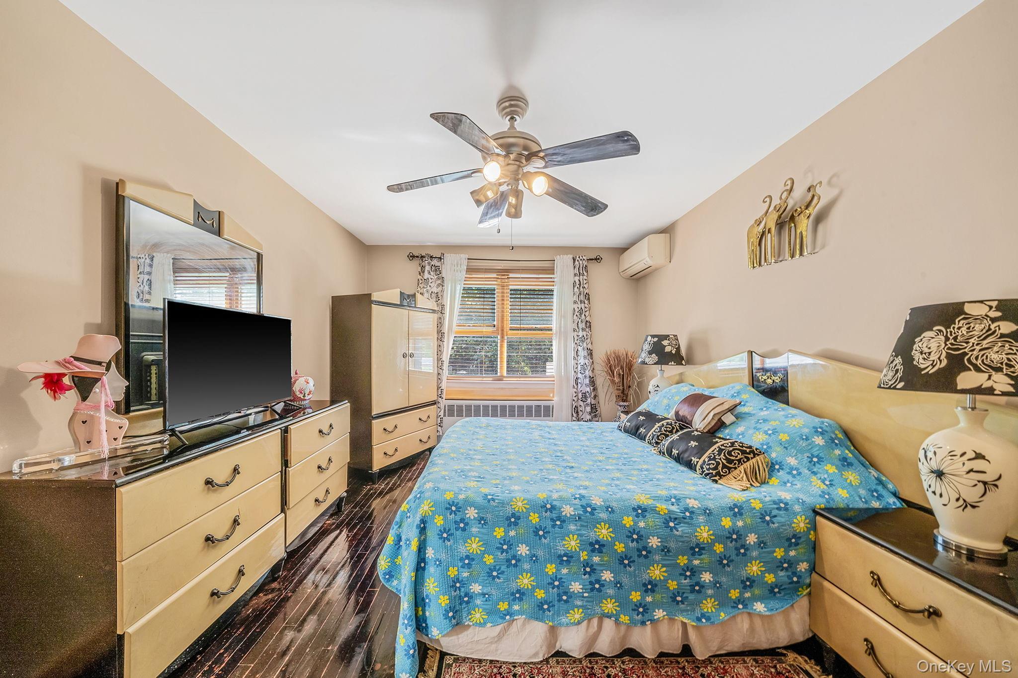 Single Family 80th Queens, NY 11385, MLS-912709-18