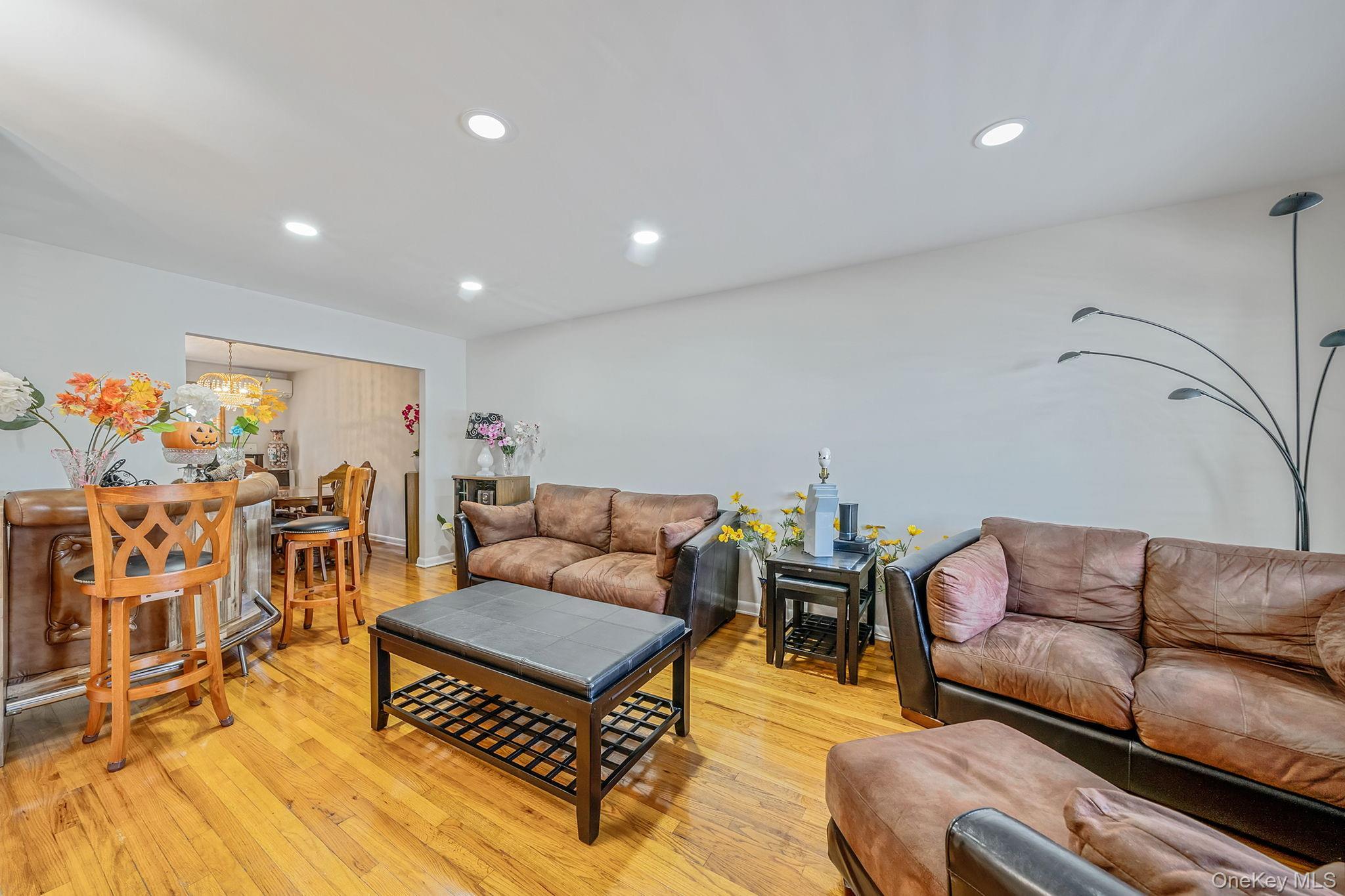 Single Family 80th Queens, NY 11385, MLS-912709-22