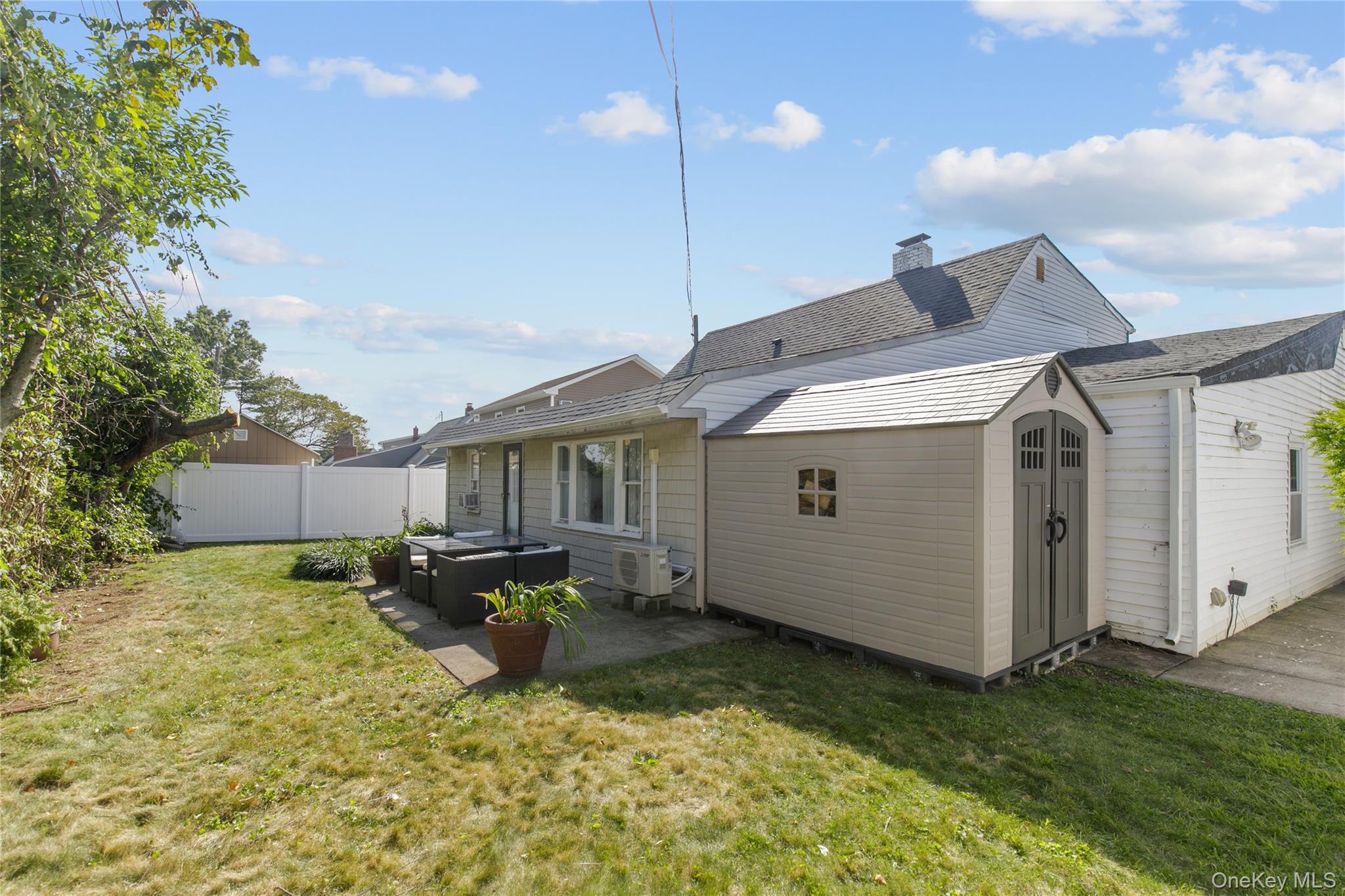 Single Family Lowland  Nassau County, NY 11756, MLS-912719-21