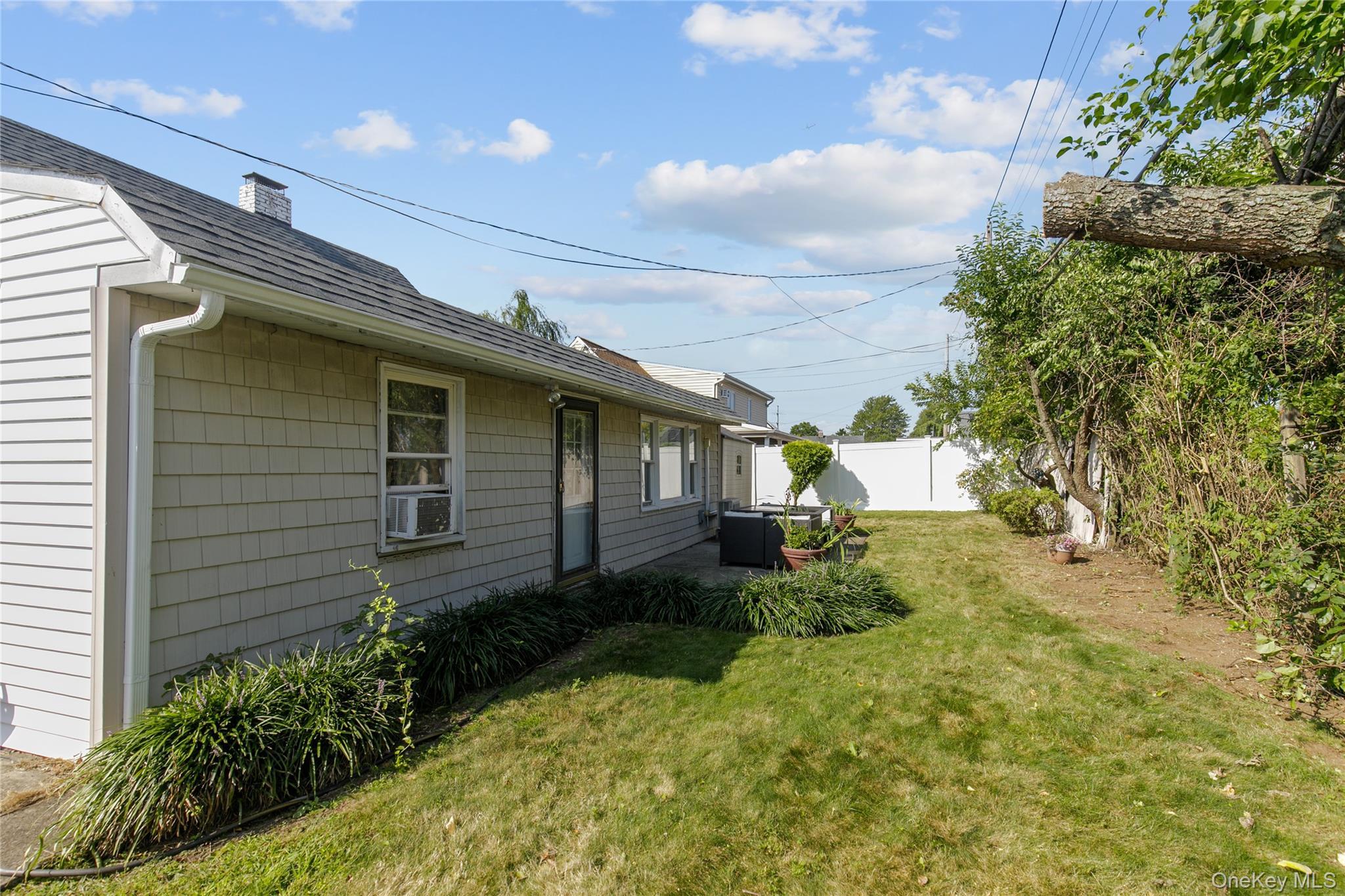 Single Family Lowland  Nassau County, NY 11756, MLS-912719-22