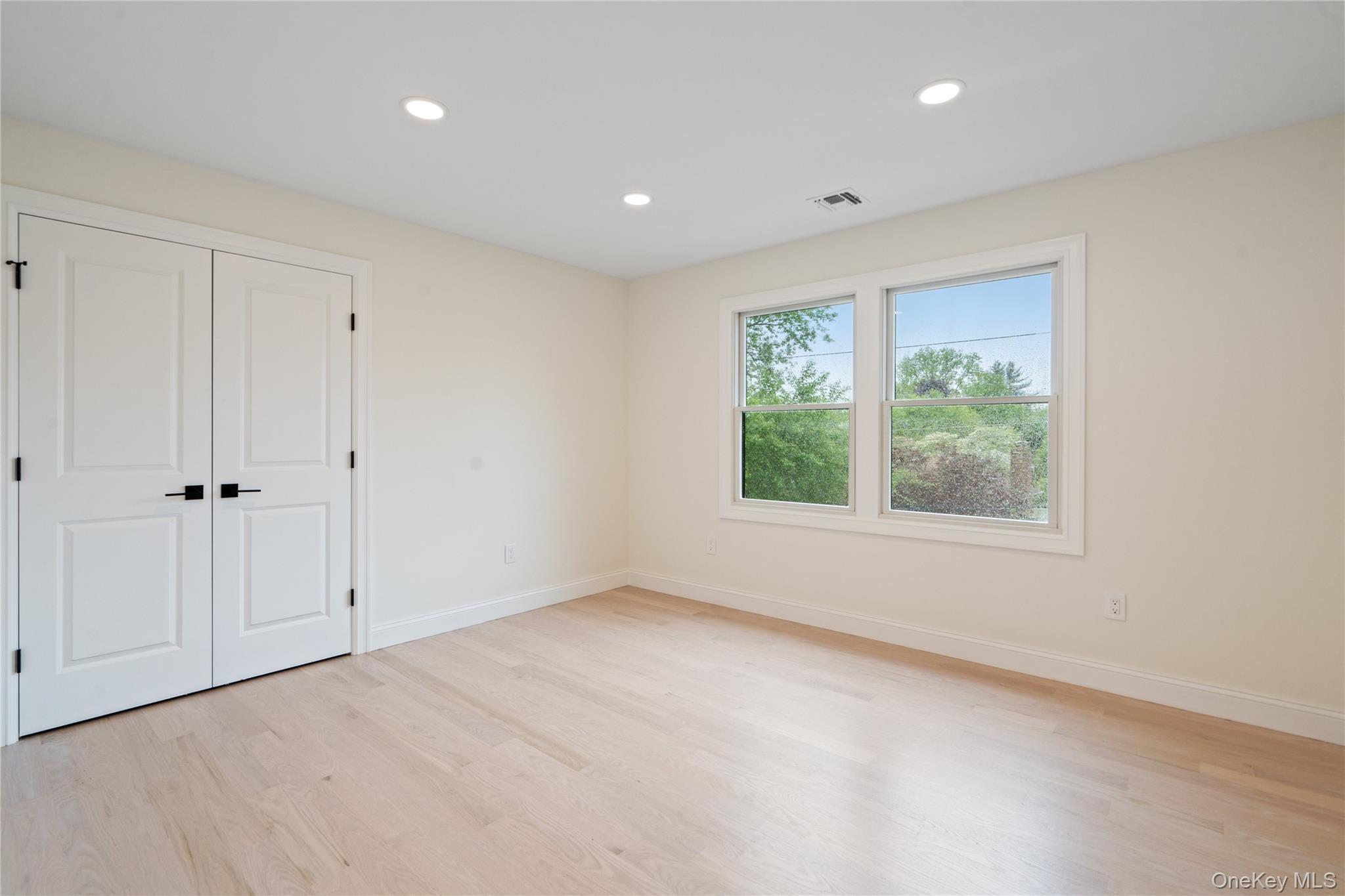 Single Family Lorraine Nassau County, NY 11791, MLS-912763-26