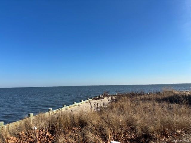 Single Family Drive  Suffolk County, NY 11715, MLS-912784-4