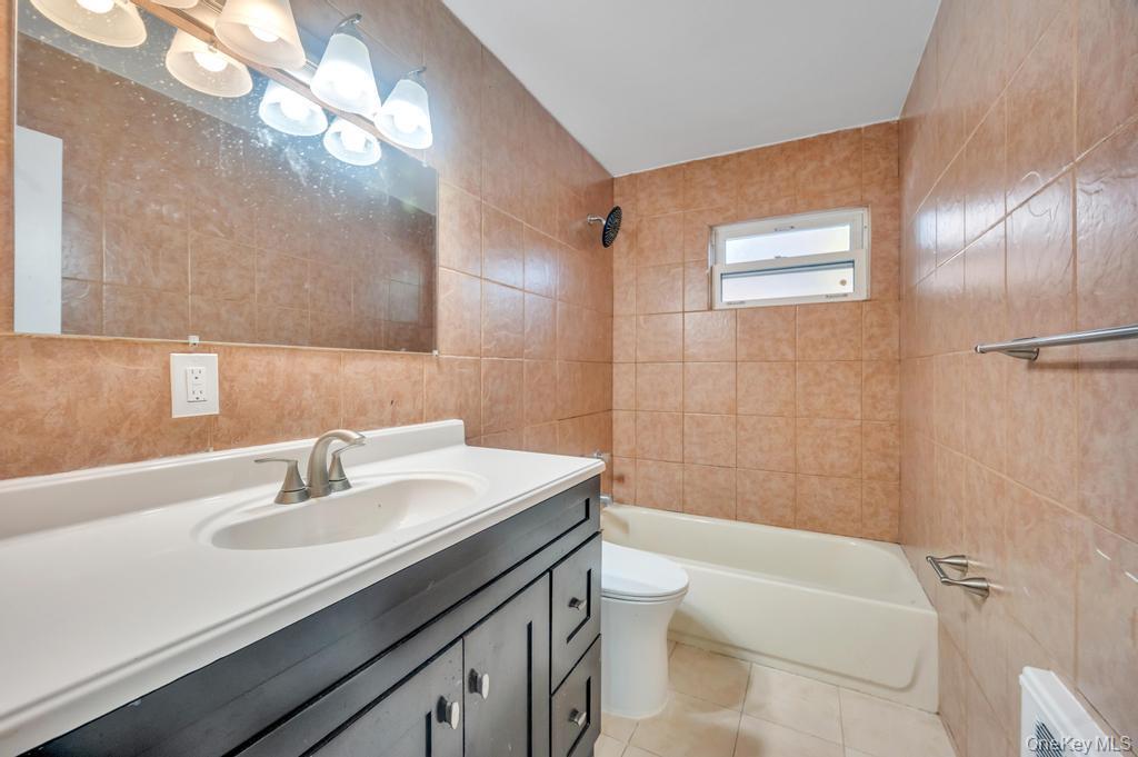 Single Family Jerusalem  Nassau County, NY 11783, MLS-912807-28