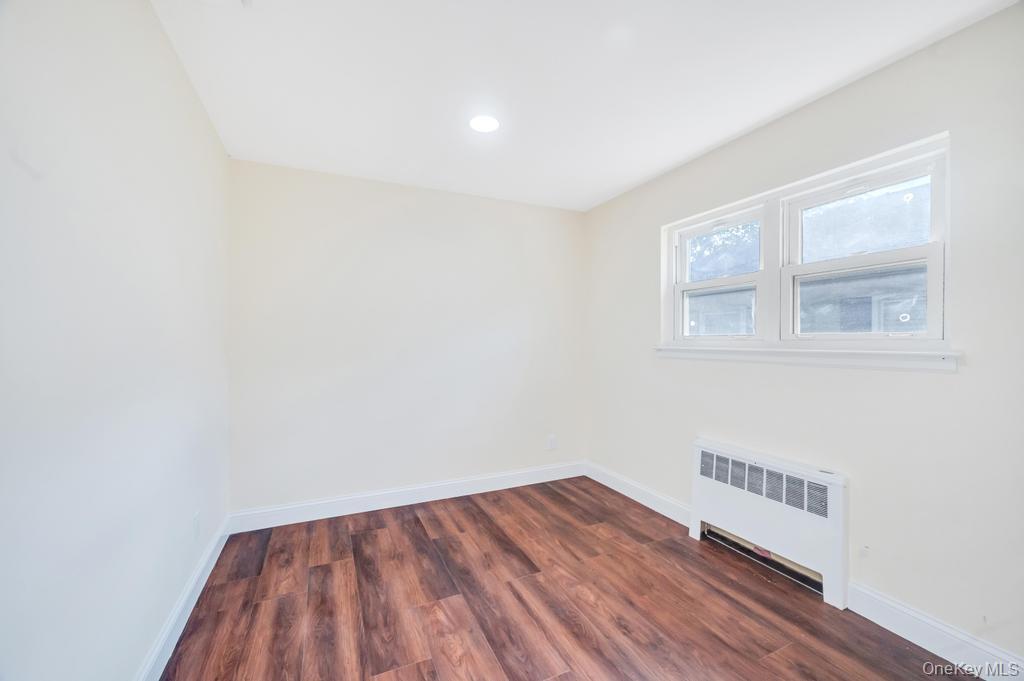 Single Family Jerusalem  Nassau County, NY 11783, MLS-912807-30