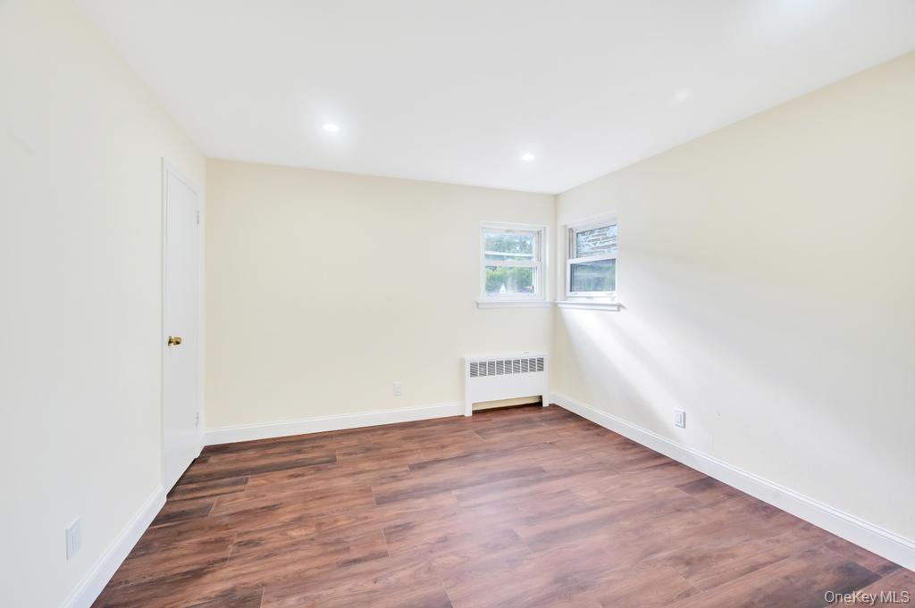 Single Family Jerusalem  Nassau County, NY 11783, MLS-912807-32