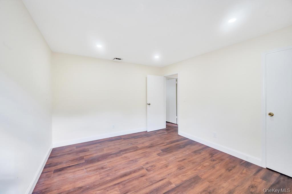 Single Family Jerusalem  Nassau County, NY 11783, MLS-912807-33