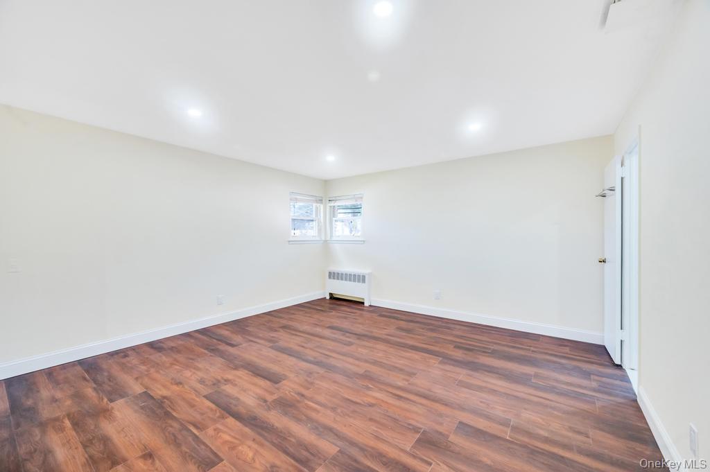 Single Family Jerusalem  Nassau County, NY 11783, MLS-912807-34