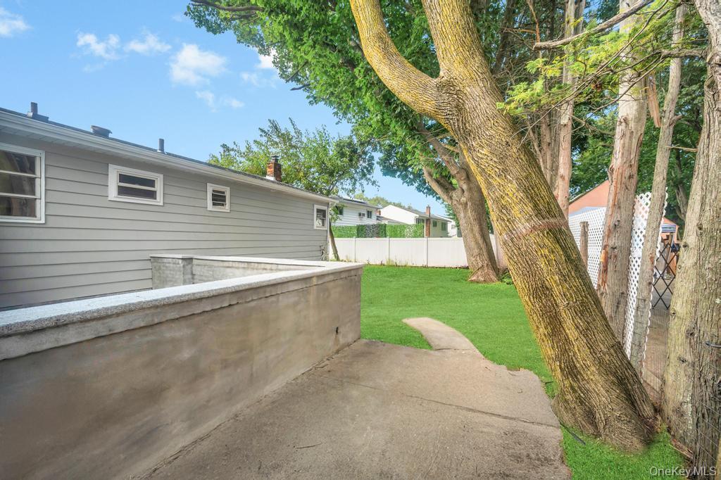 Single Family Jerusalem  Nassau County, NY 11783, MLS-912807-4