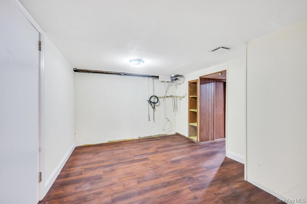 Single Family Jerusalem  Nassau County, NY 11783, MLS-912807-43