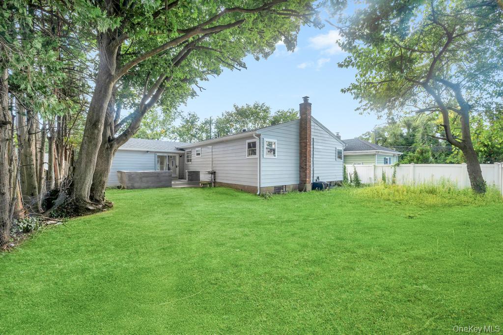 Single Family Jerusalem  Nassau County, NY 11783, MLS-912807-5