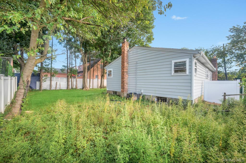 Single Family Jerusalem  Nassau County, NY 11783, MLS-912807-6