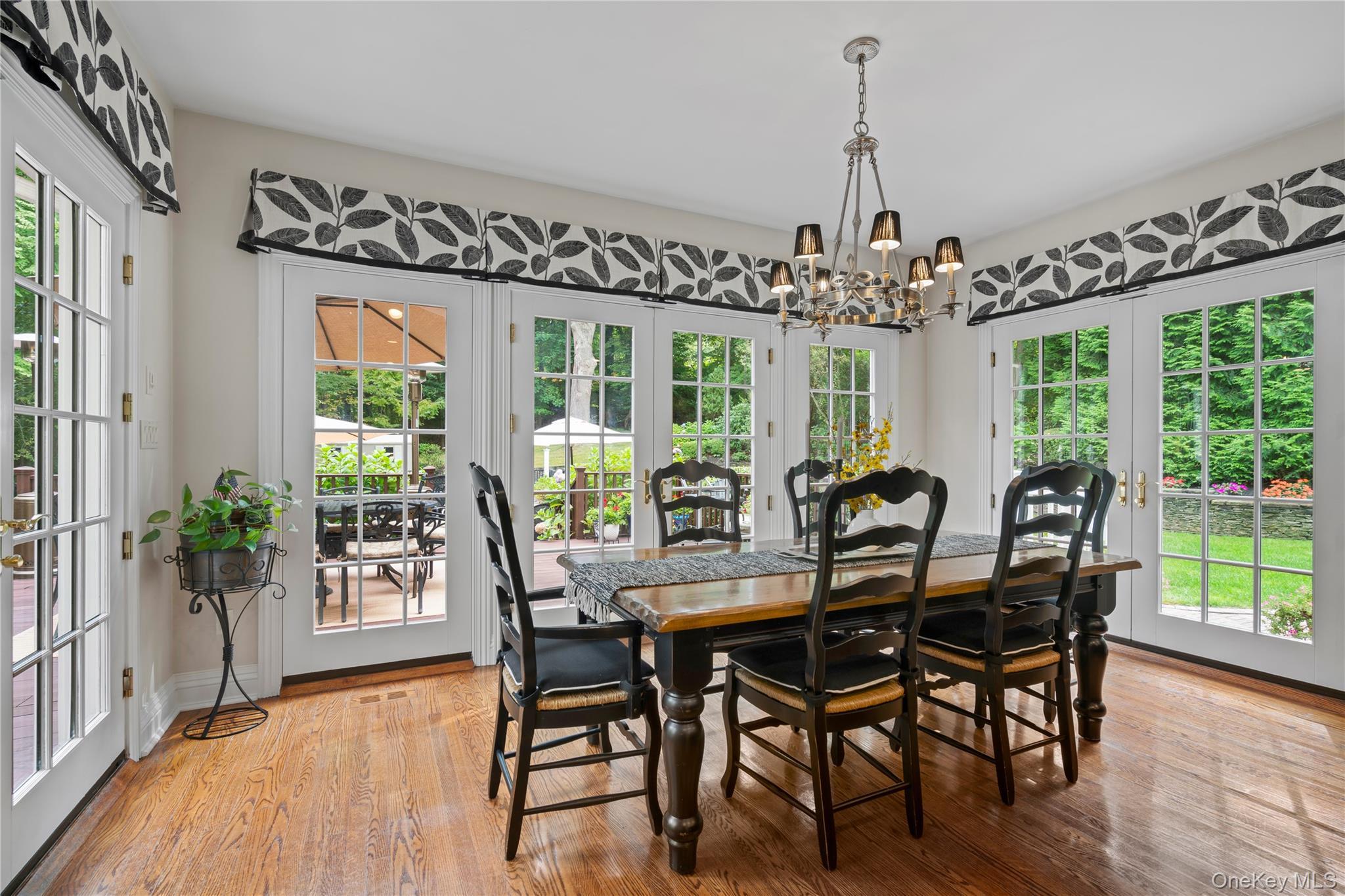 Single Family Parish Nassau County, NY 11560, MLS-912834-14