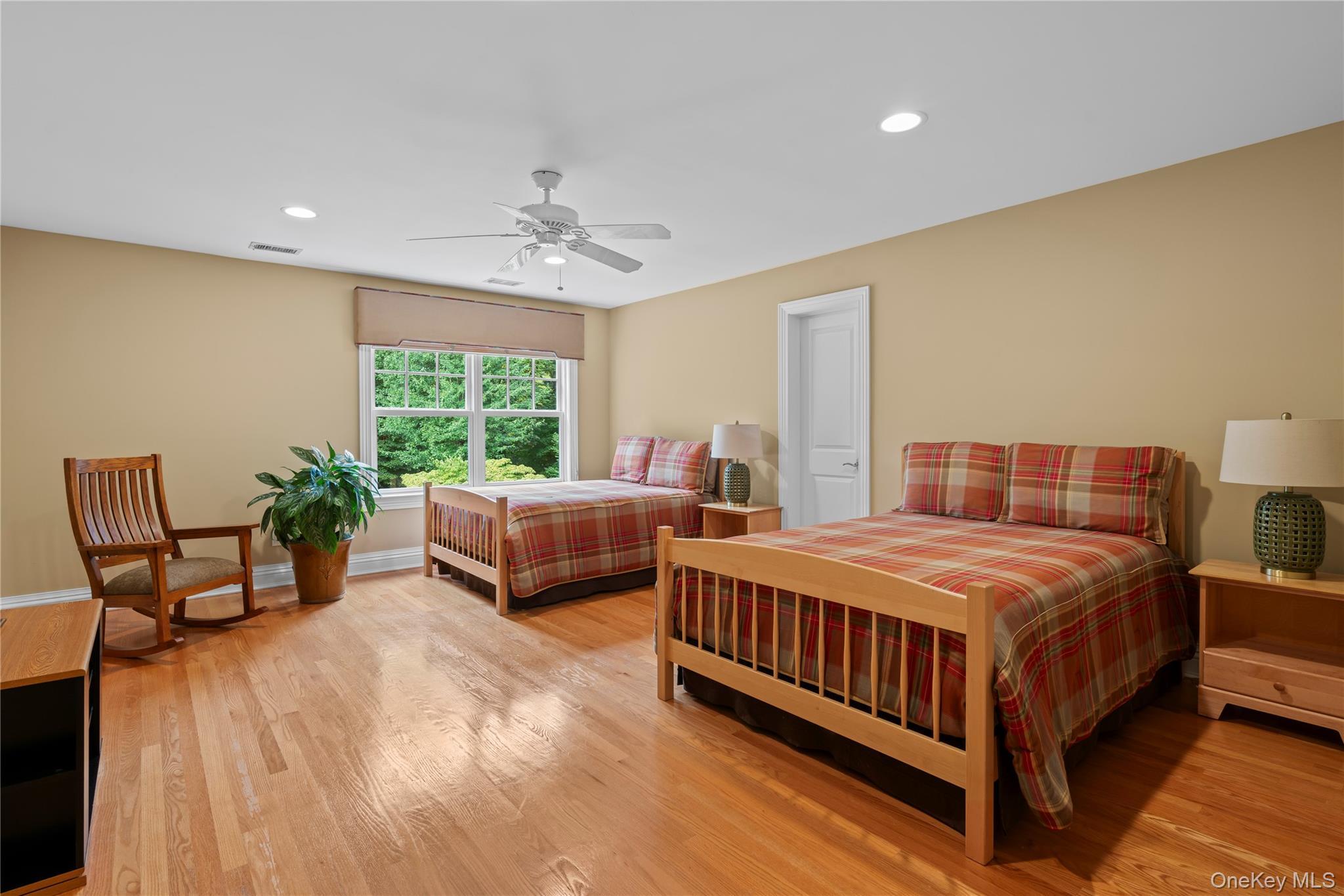 Single Family Parish Nassau County, NY 11560, MLS-912834-33