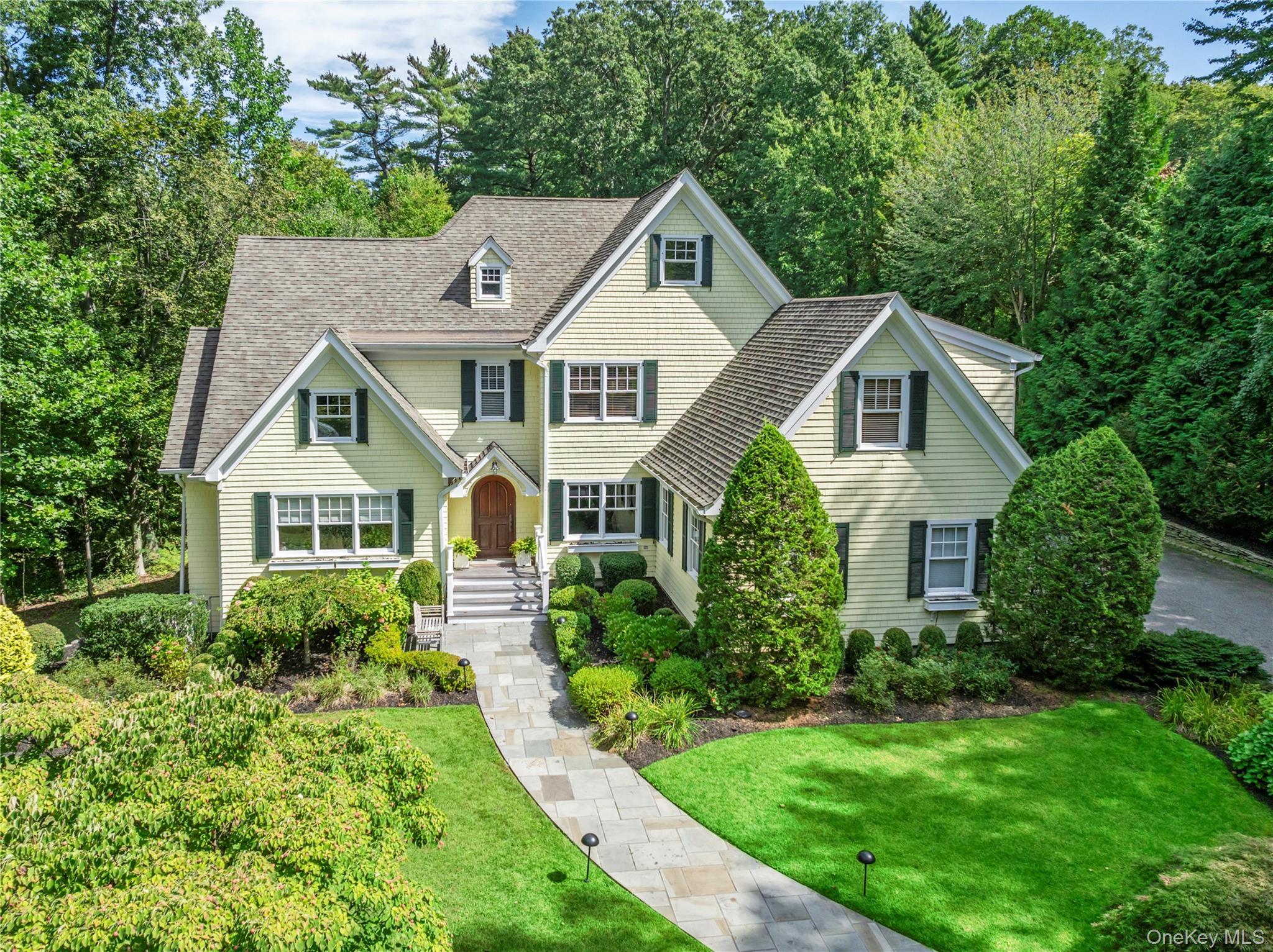 Single Family Parish Nassau County, NY 11560, MLS-912834-37