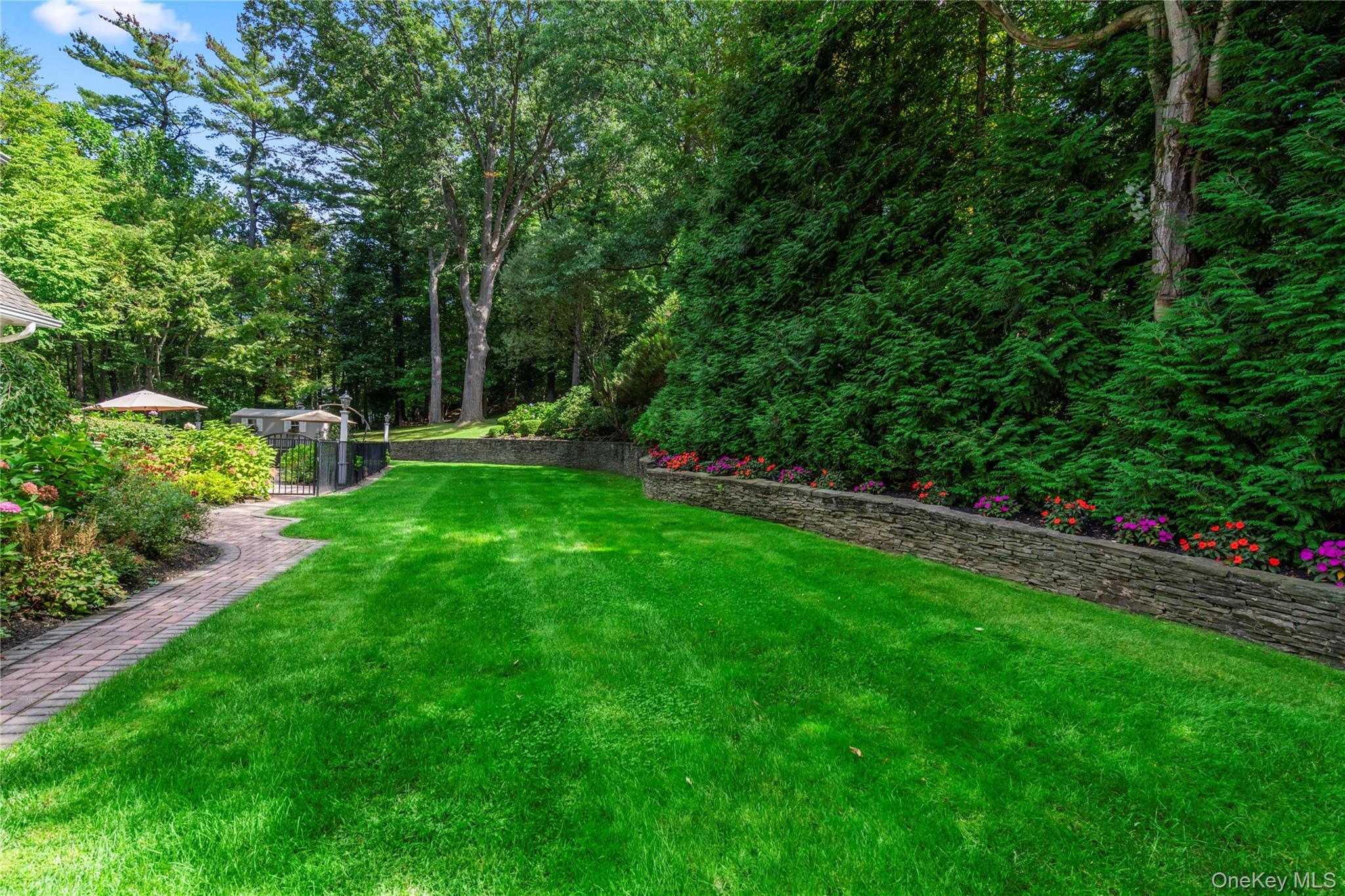 Single Family Parish Nassau County, NY 11560, MLS-912834-39