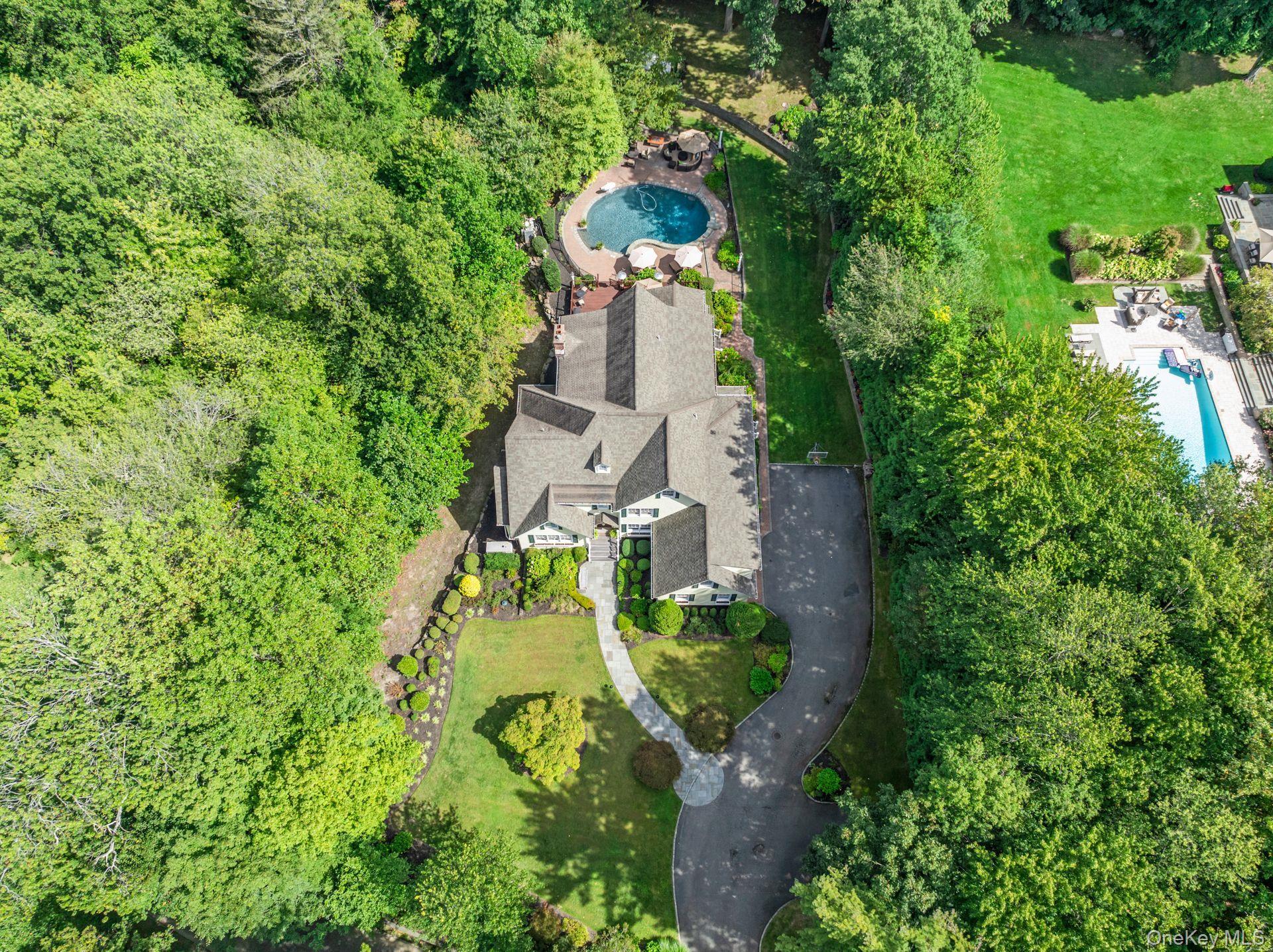 Single Family Parish Nassau County, NY 11560, MLS-912834-5