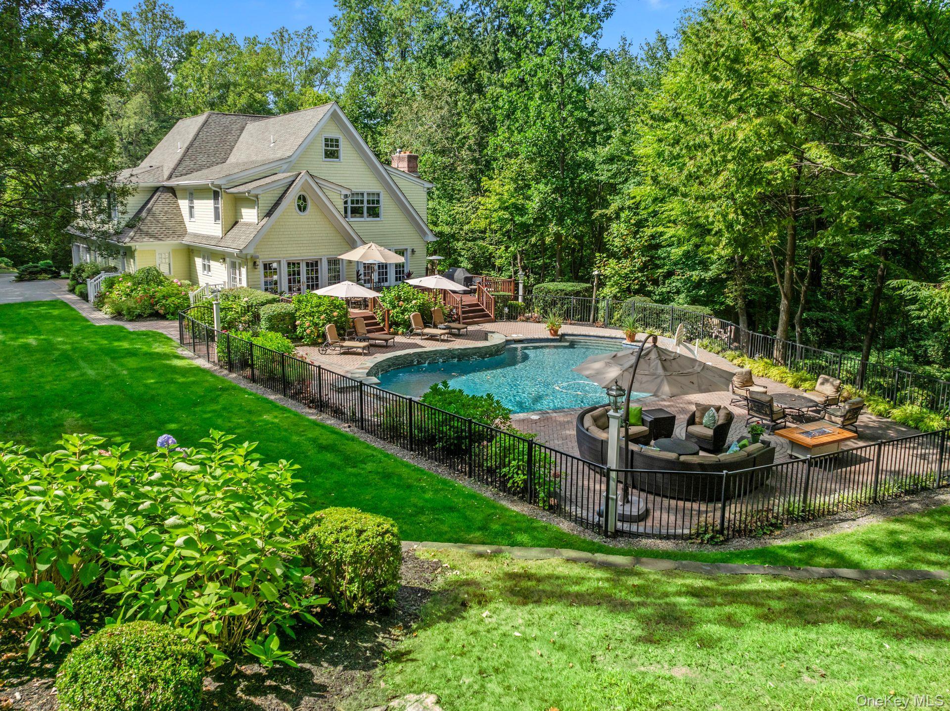 Single Family Parish Nassau County, NY 11560, MLS-912834-6