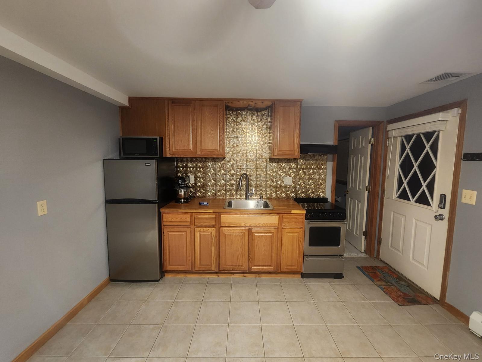 Single Family Twin Arch  Orange County, NY 12575, MLS-912842-32