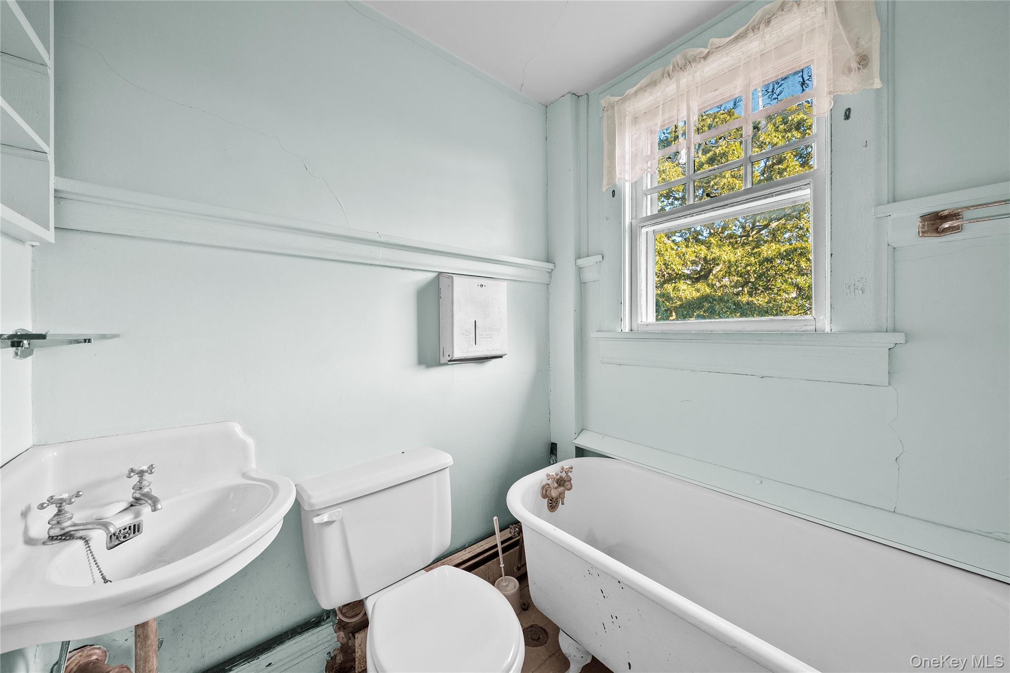 Single Family Saints Orchard Suffolk County, NY 11777, MLS-912876-34