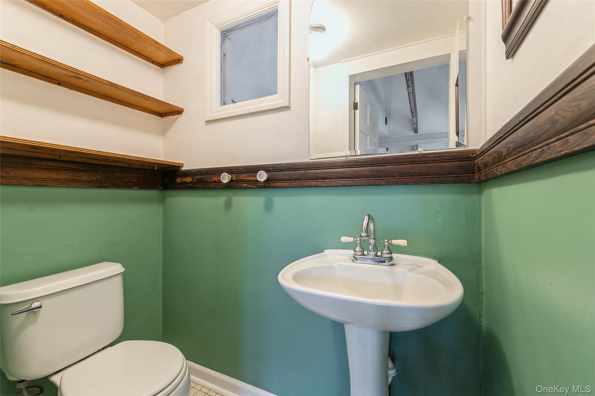 Single Family 1st  Suffolk County, NY 11944, MLS-912884-11