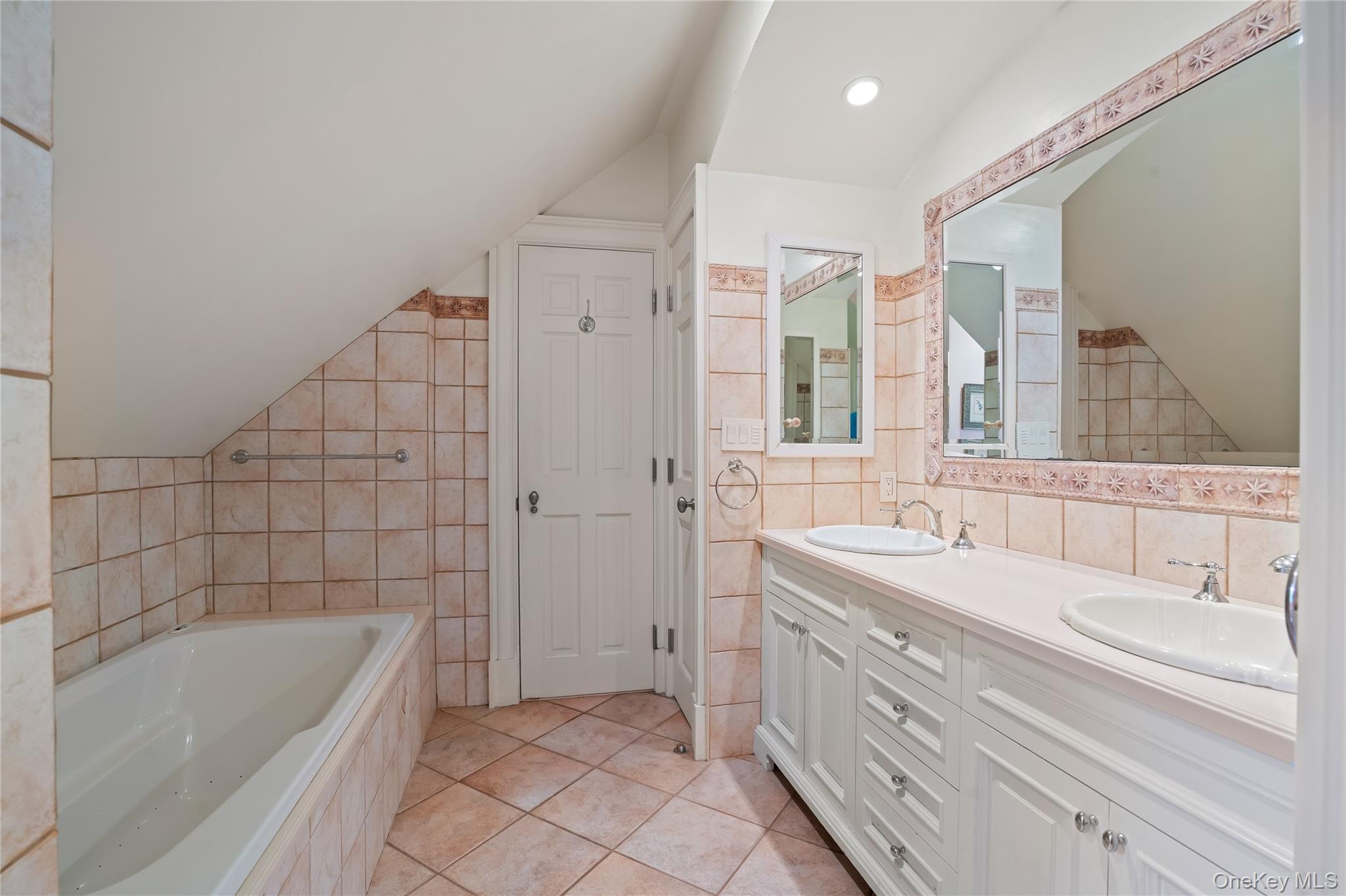 Single Family Bryant Nassau County, NY 11576, MLS-912885-33