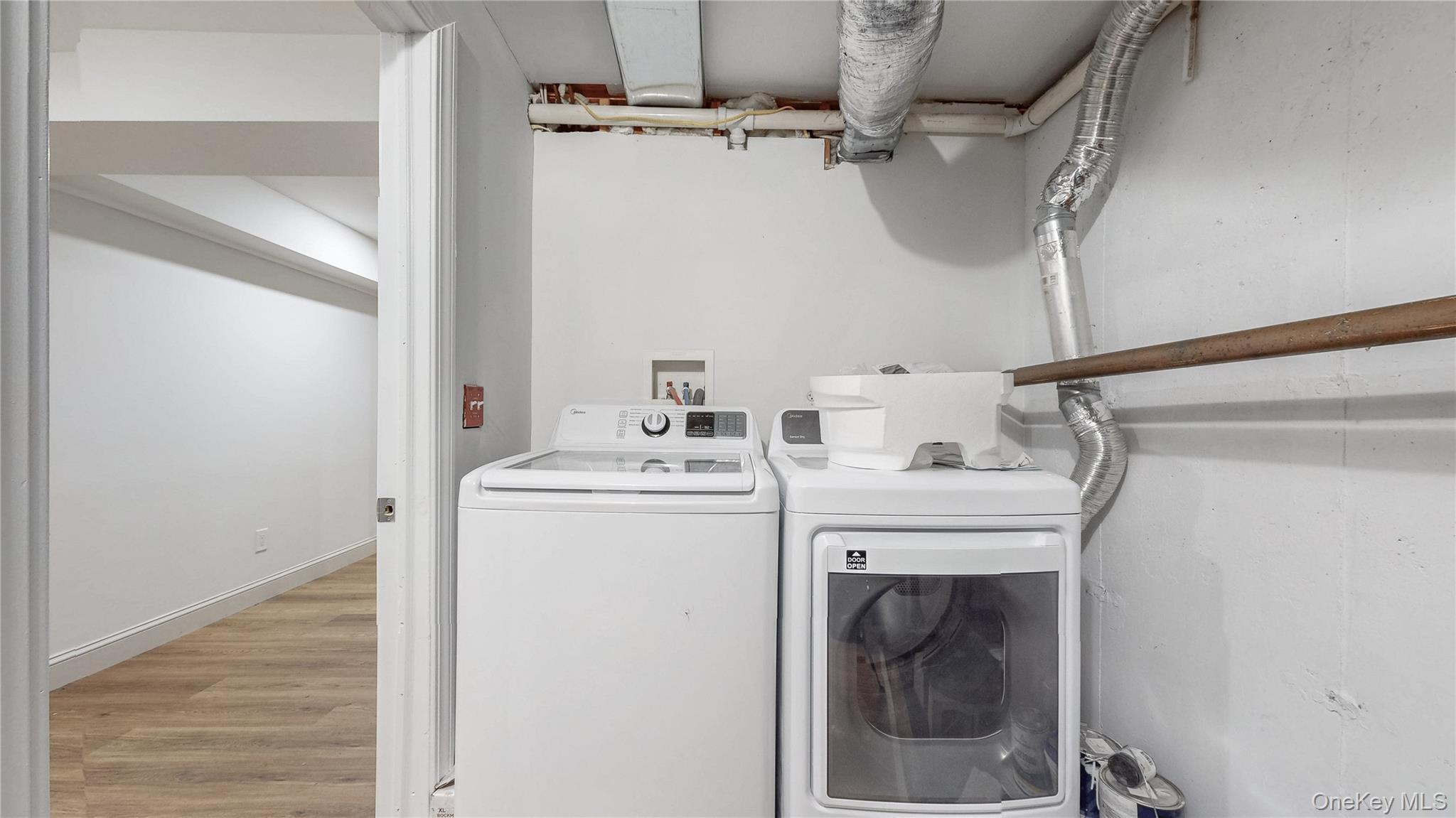 Single Family Red Creek  Suffolk County, NY 11946, MLS-912896-36