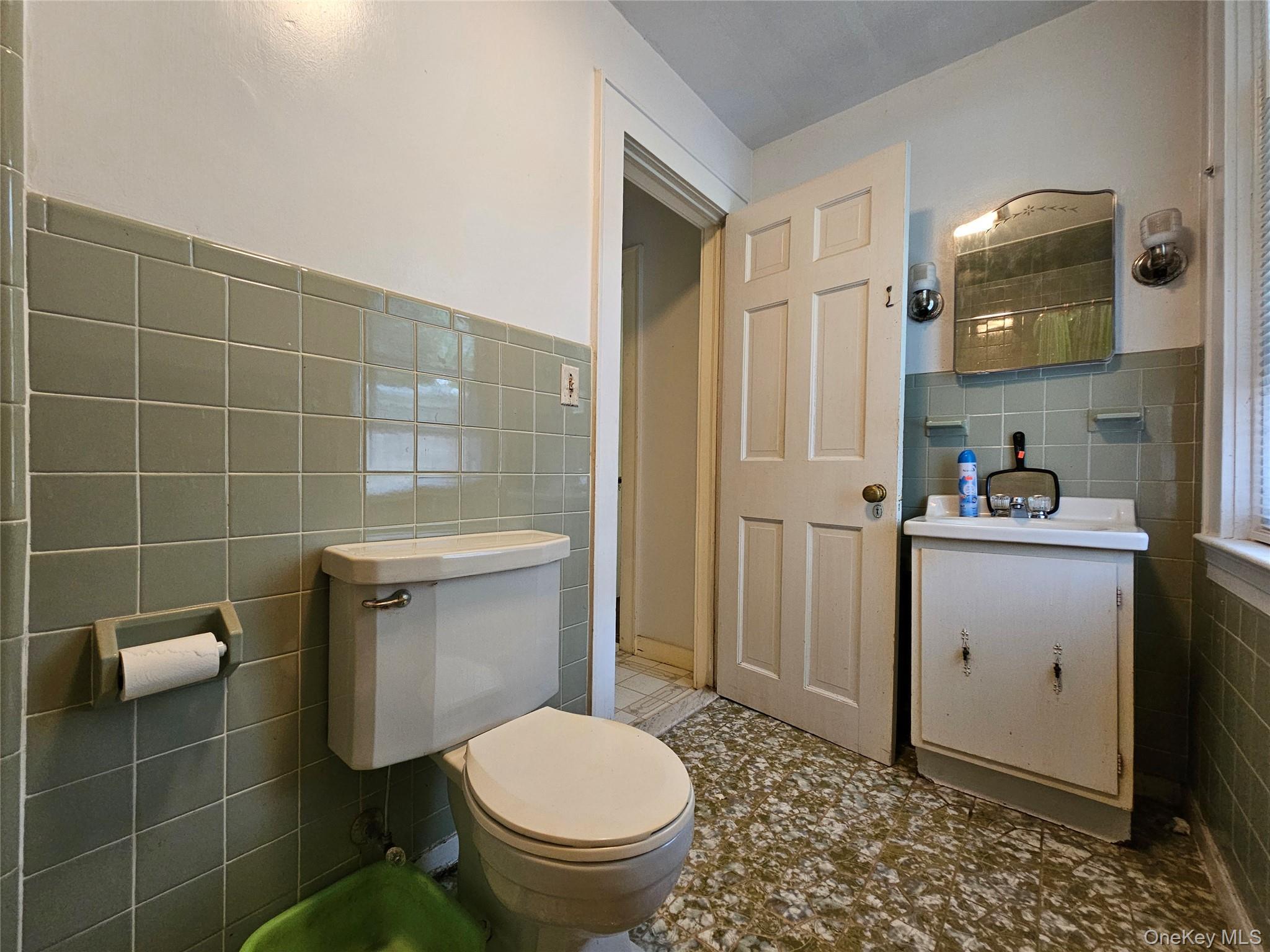 Single Family Cross  Nassau County, NY 11560, MLS-912897-14