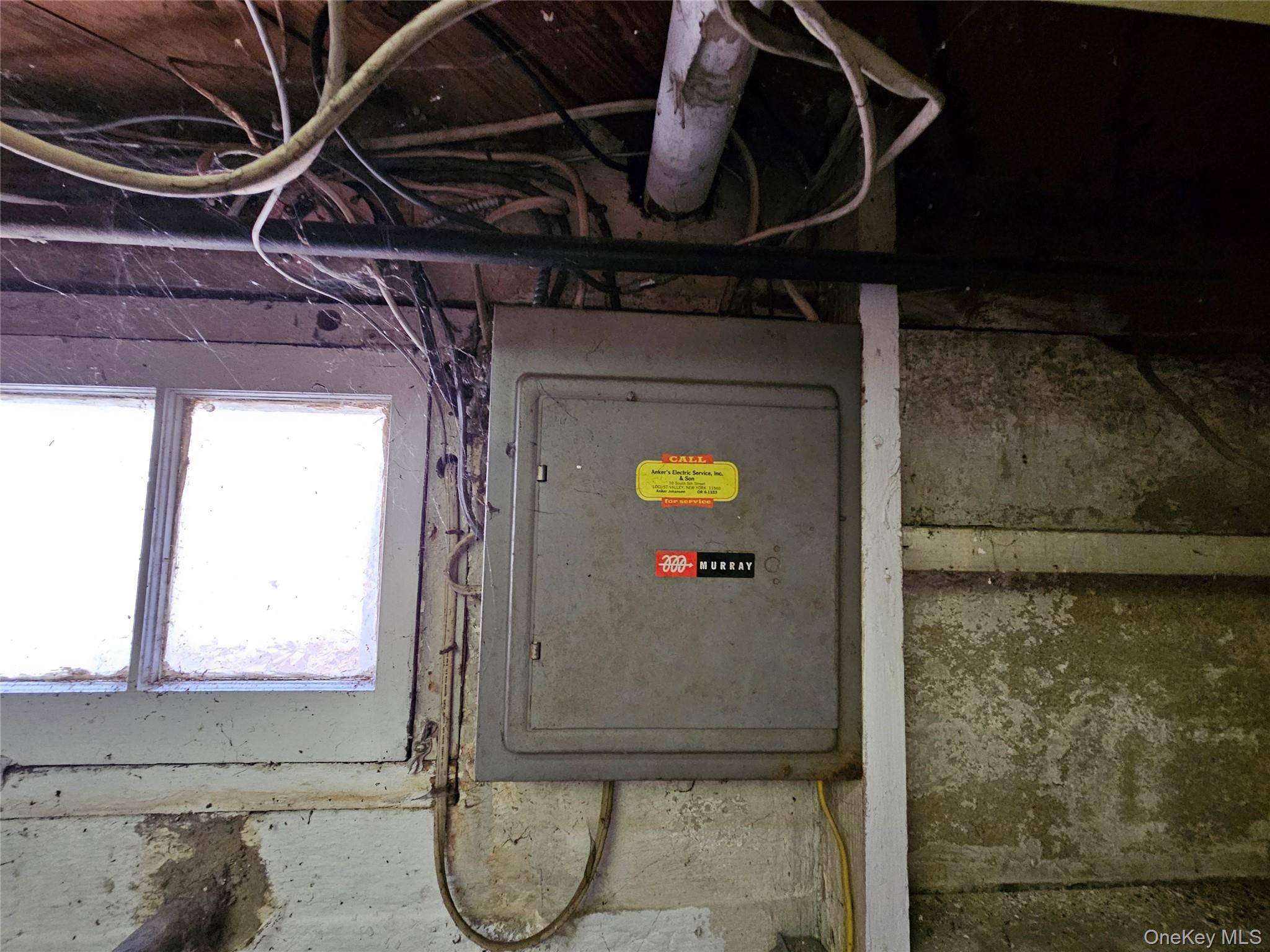 Single Family Cross  Nassau County, NY 11560, MLS-912897-22