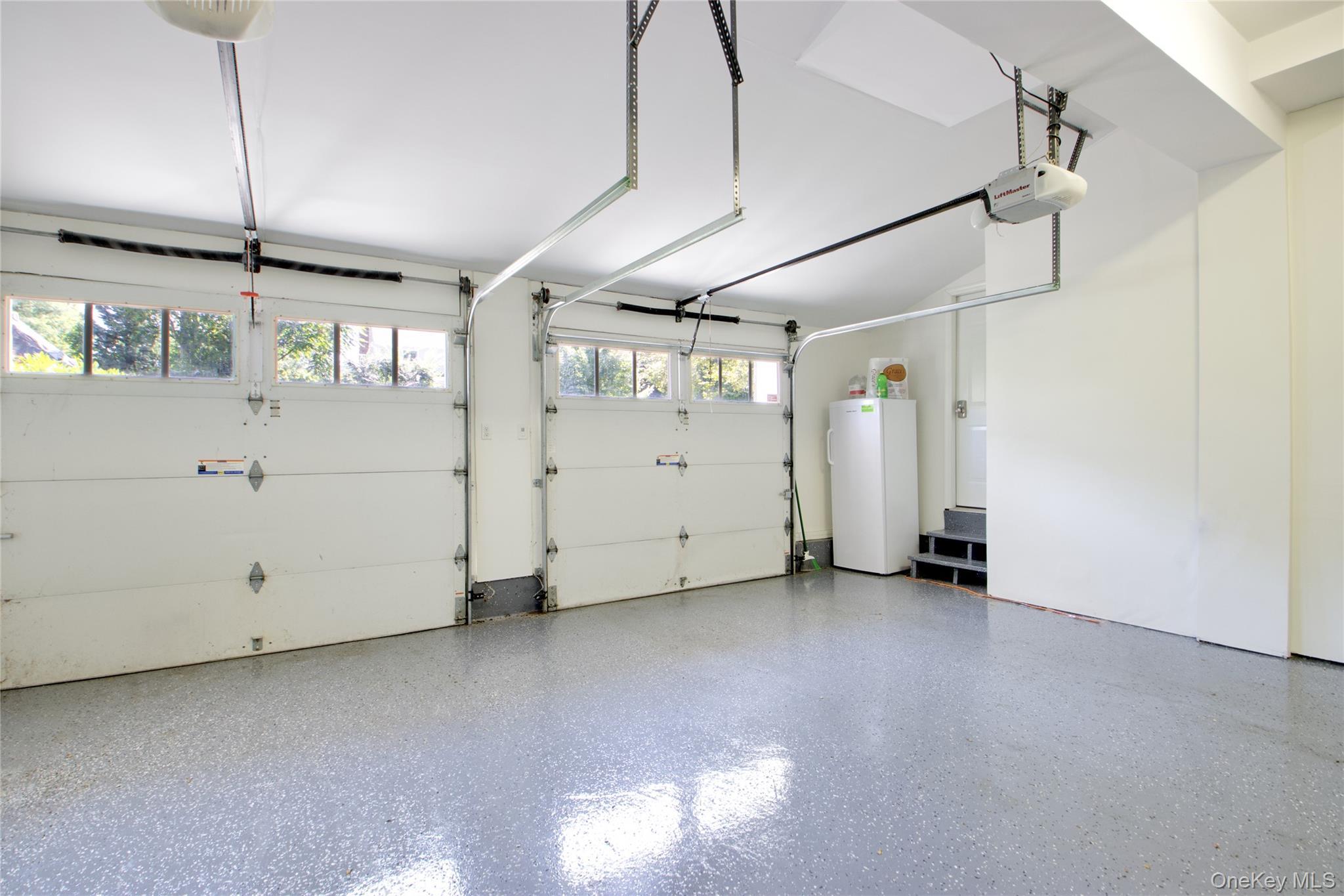 Single Family Squirrel Hill Nassau County, NY 11577, MLS-912901-28