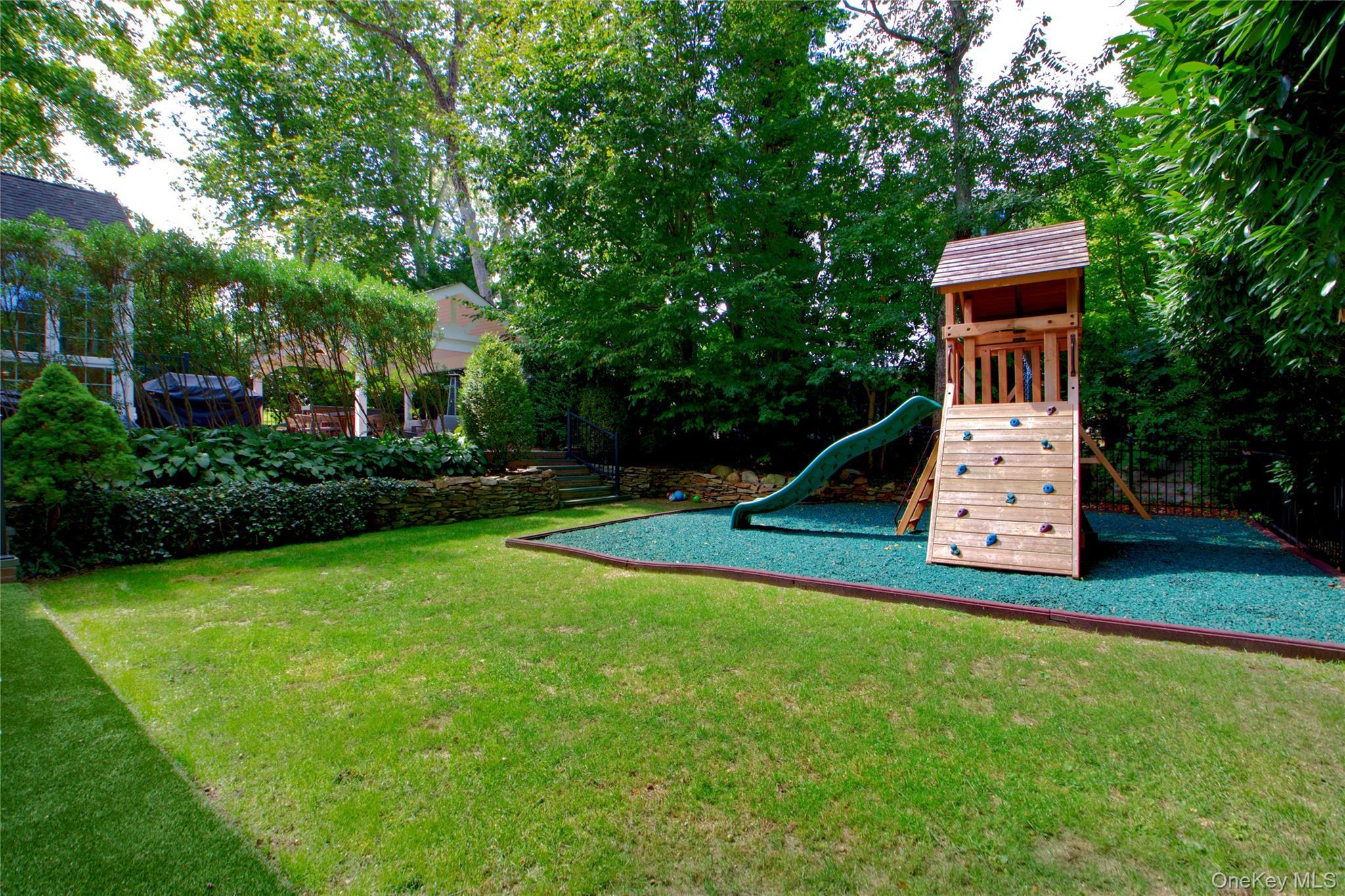 Single Family Squirrel Hill Nassau County, NY 11577, MLS-912901-3