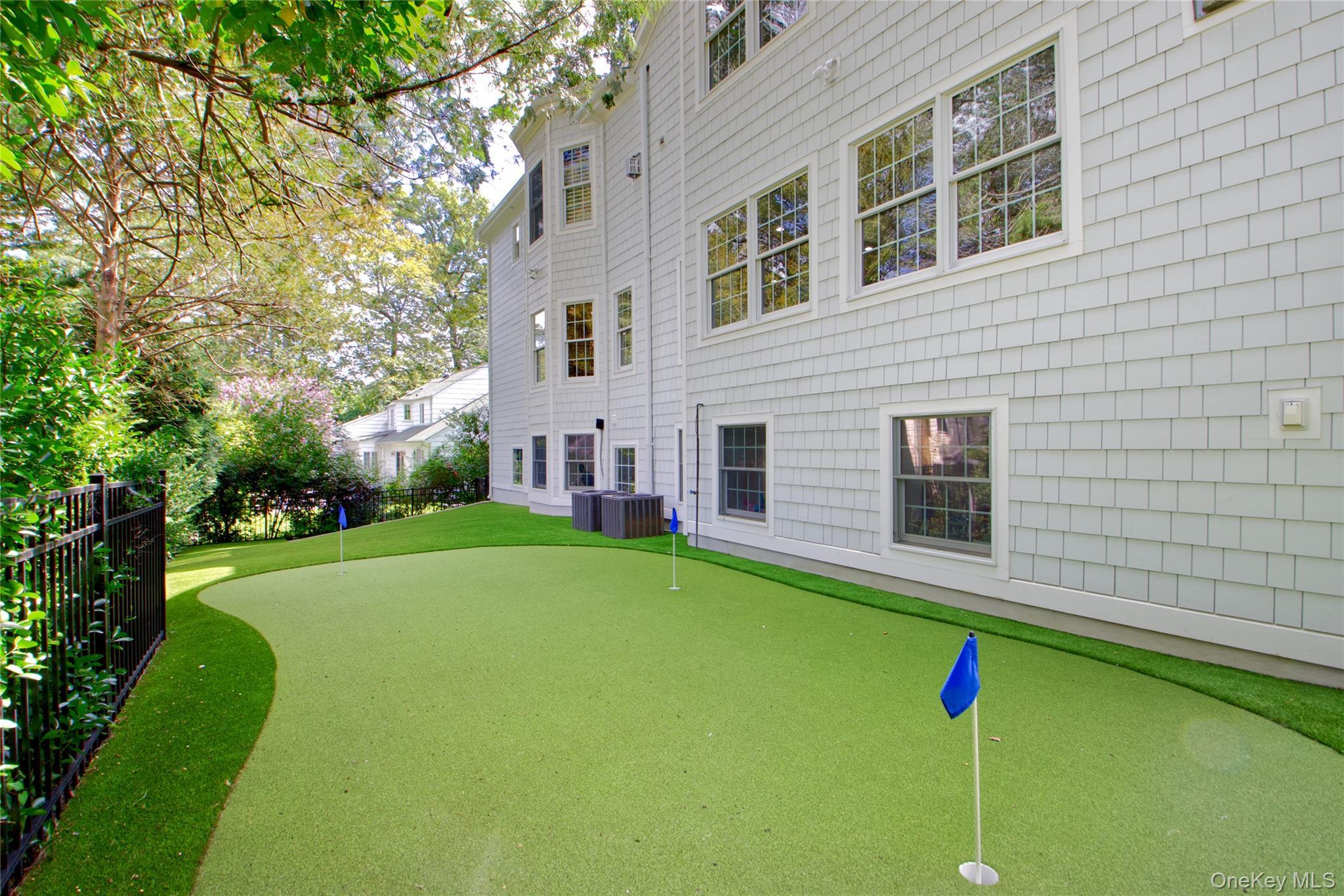 Single Family Squirrel Hill Nassau County, NY 11577, MLS-912901-30