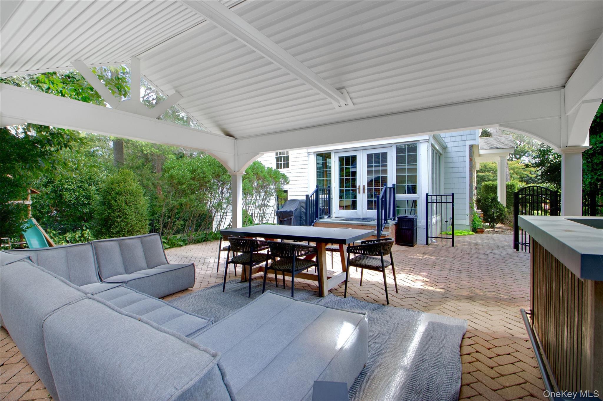 Single Family Squirrel Hill Nassau County, NY 11577, MLS-912901-31