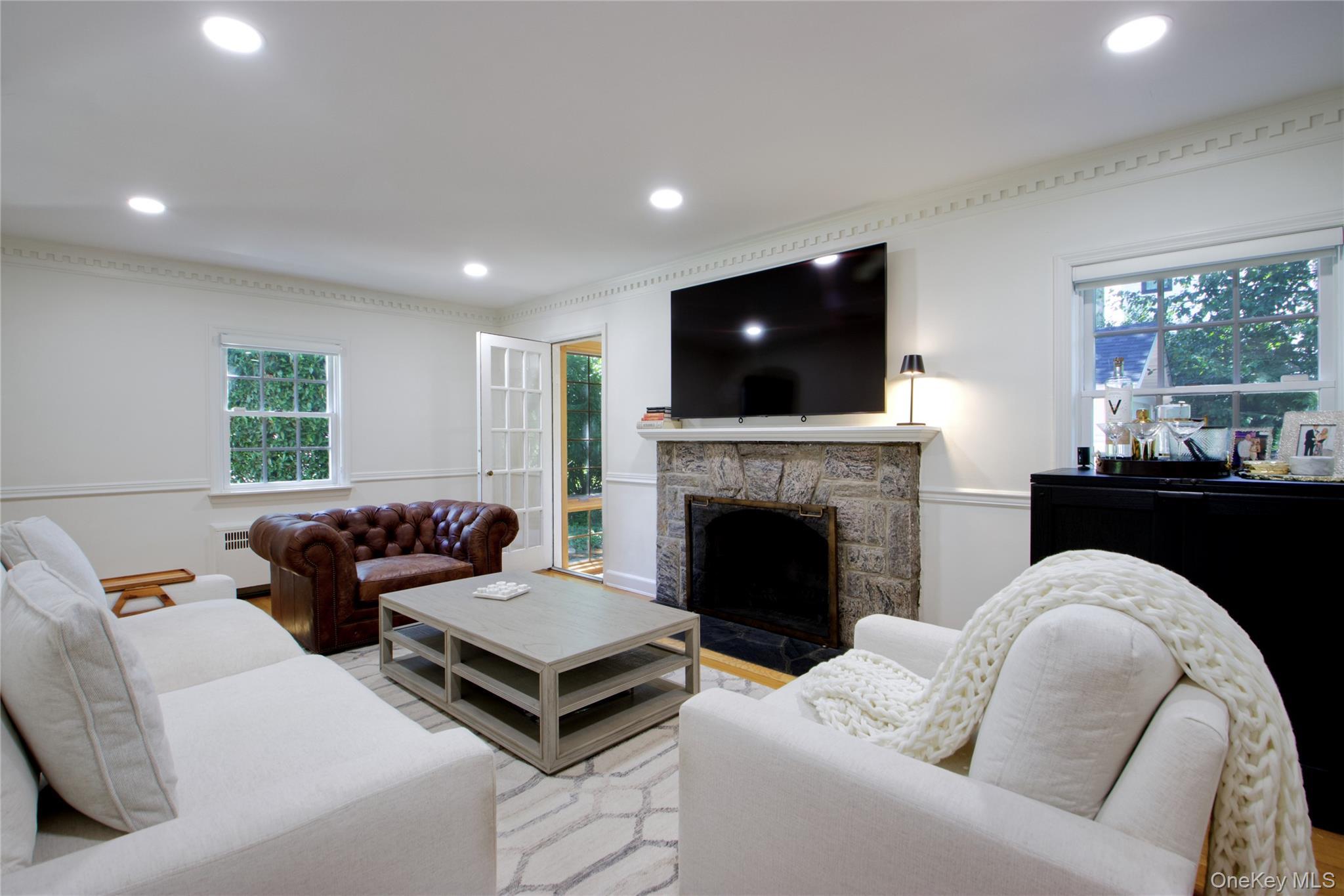 Single Family Squirrel Hill Nassau County, NY 11577, MLS-912901-9