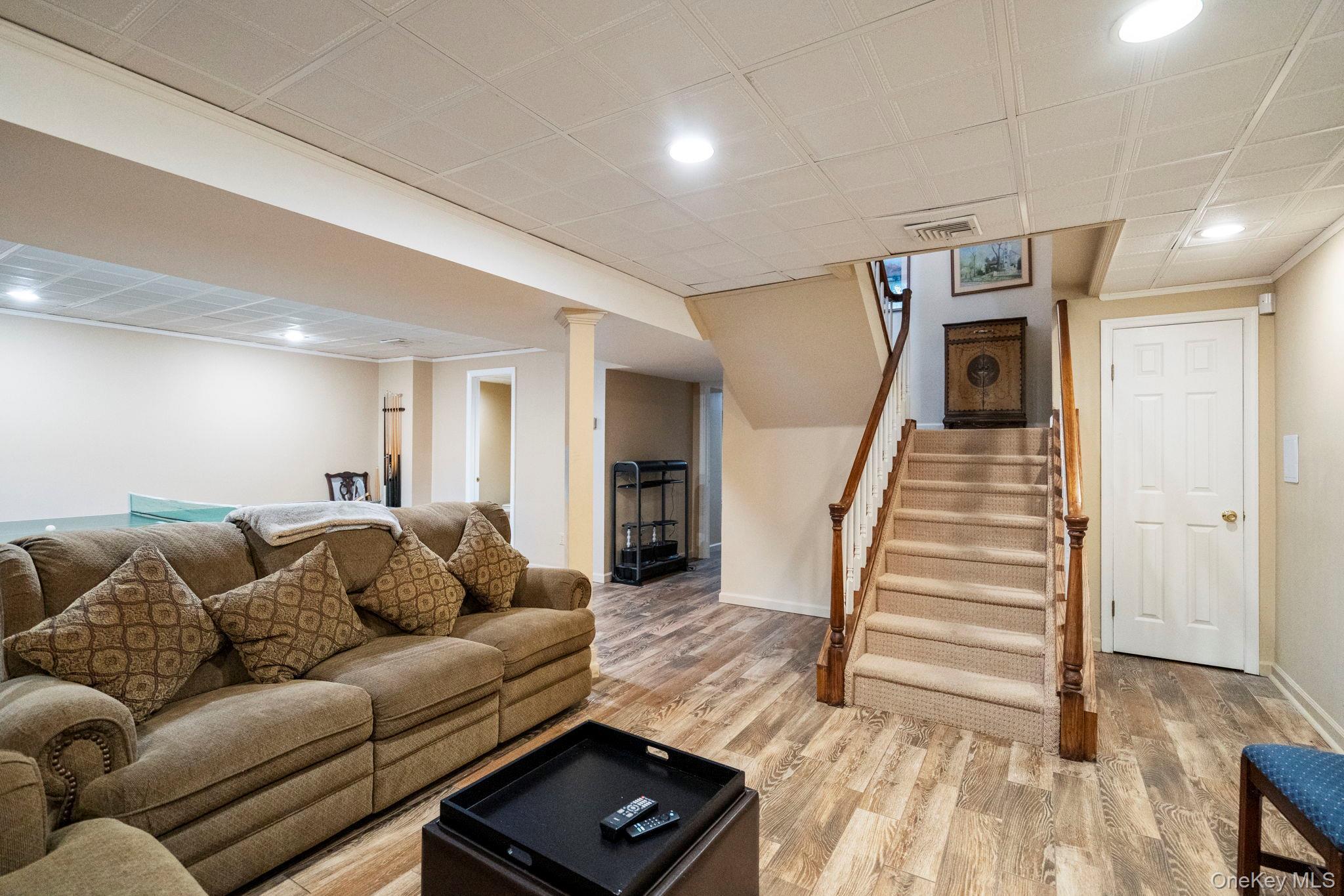 Single Family Daniel  Suffolk County, NY 11733, MLS-912911-32