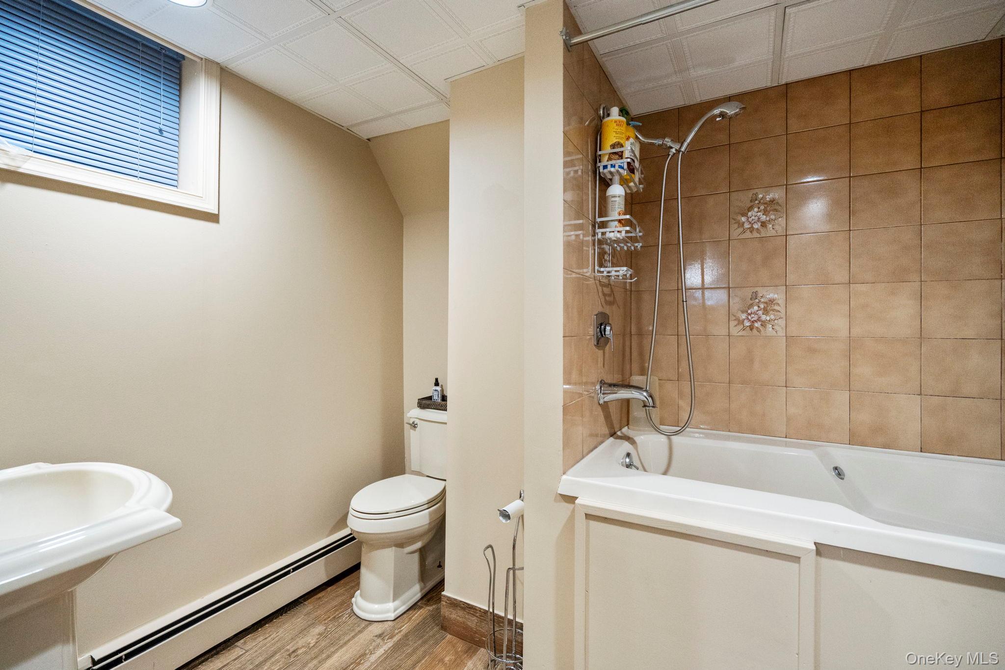 Single Family Daniel  Suffolk County, NY 11733, MLS-912911-34