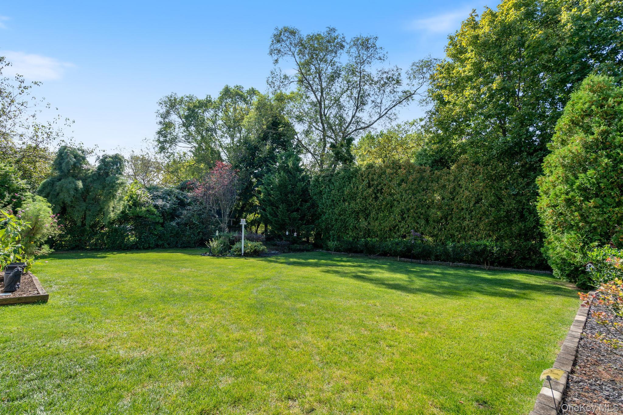 Single Family Daniel  Suffolk County, NY 11733, MLS-912911-41