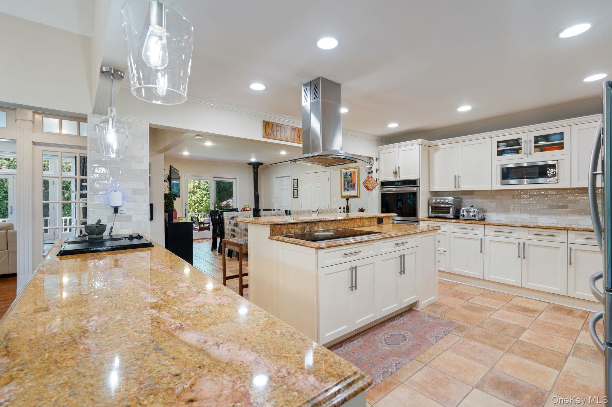 Single Family Daniel  Suffolk County, NY 11733, MLS-912911-8