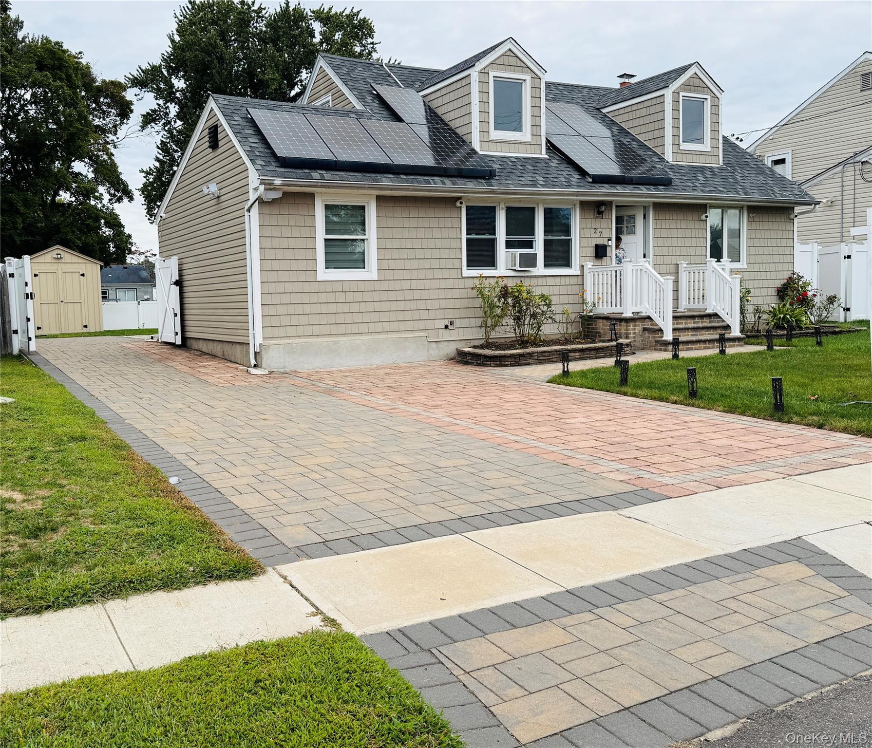 Single Family Central Suffolk County, NY 11703, MLS-912929-2