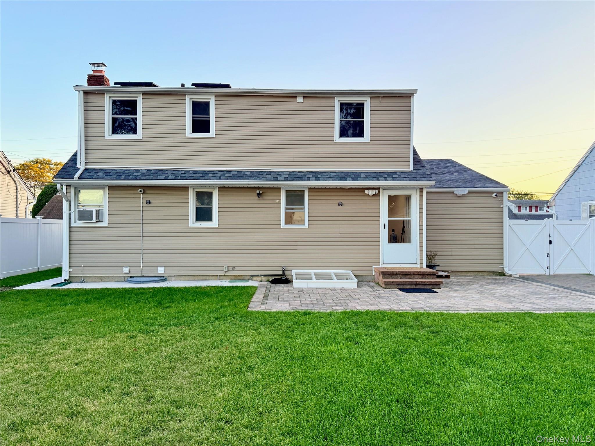 Single Family Central Suffolk County, NY 11703, MLS-912929-31