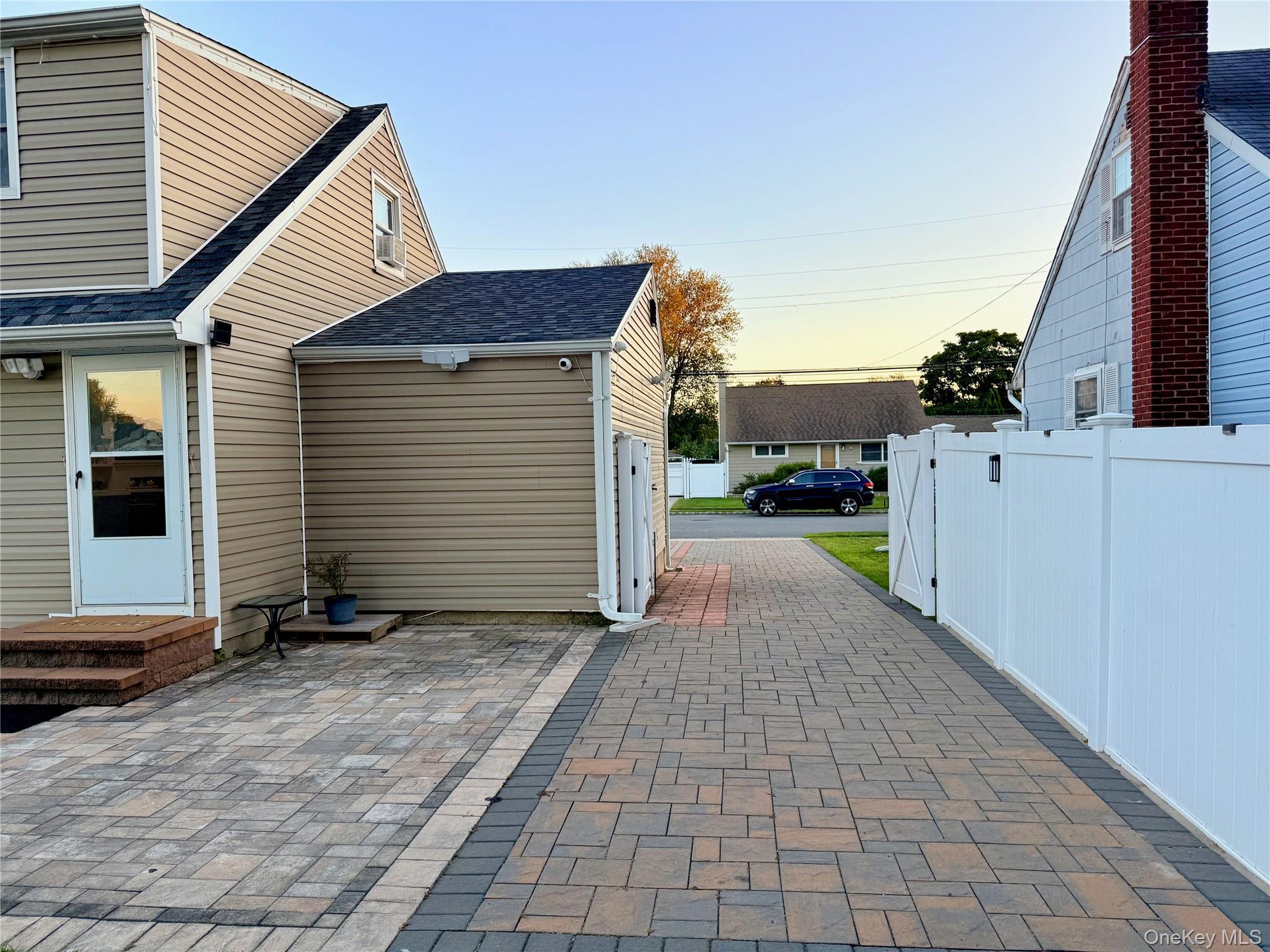 Single Family Central Suffolk County, NY 11703, MLS-912929-4