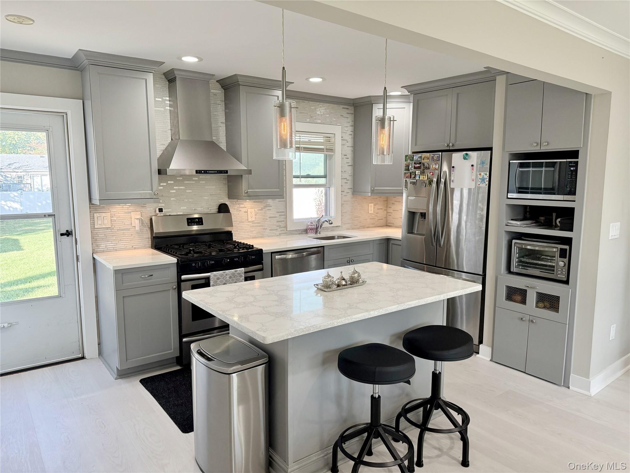 Single Family Central Suffolk County, NY 11703, MLS-912929-8