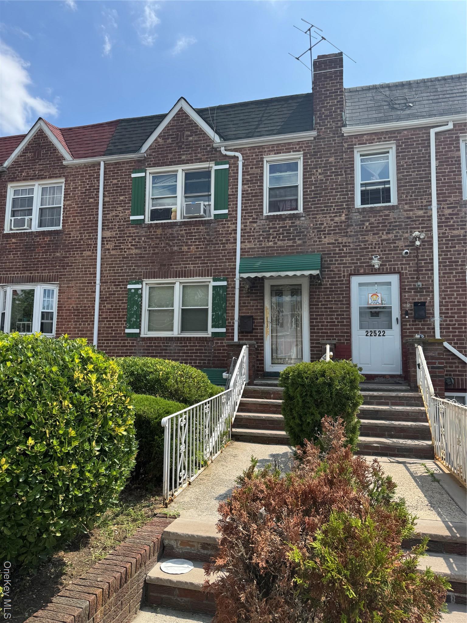 Single Family Murdock  Queens, NY 11429, MLS-912943-4