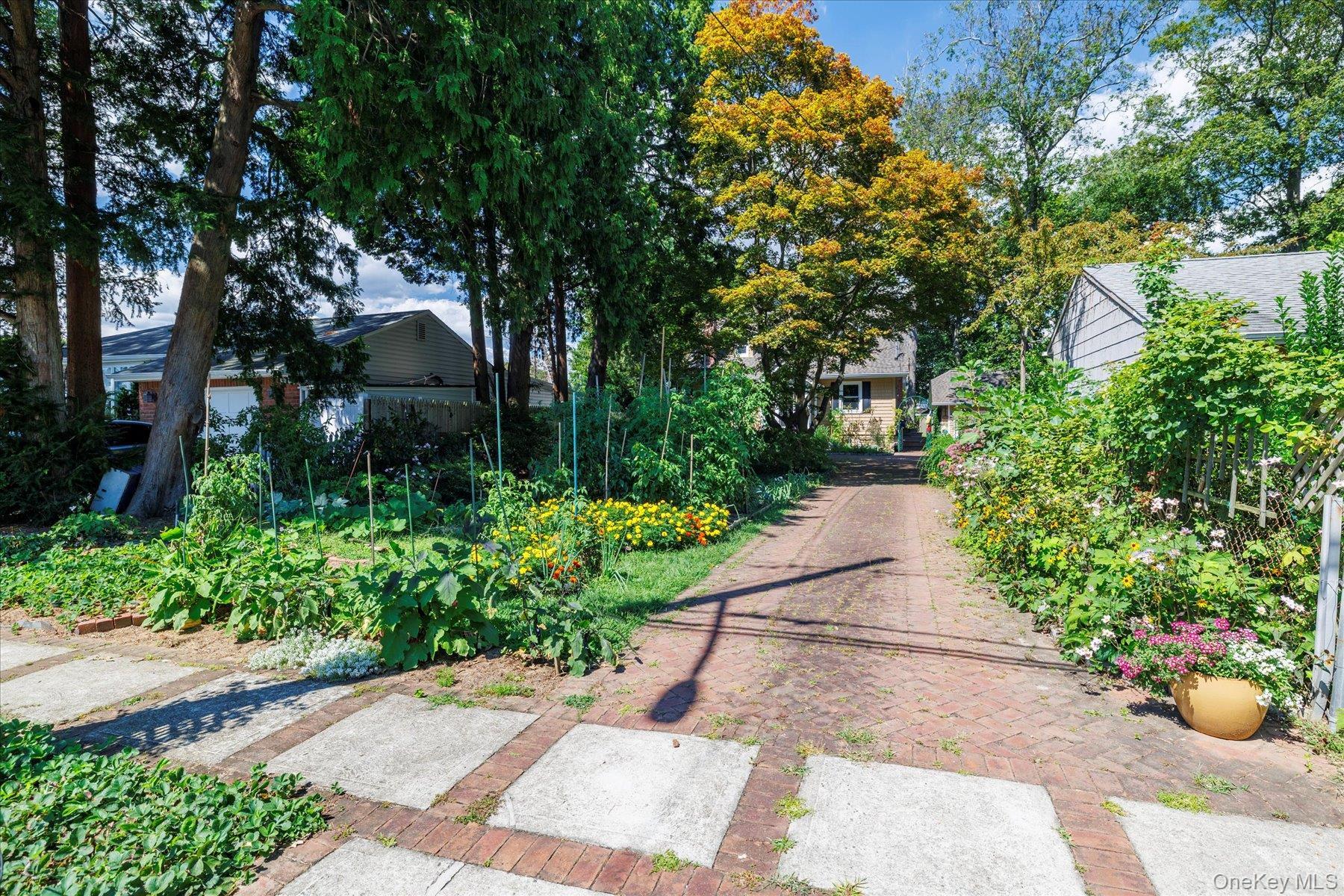 Single Family New York Nassau County, NY 11510, MLS-912954-8