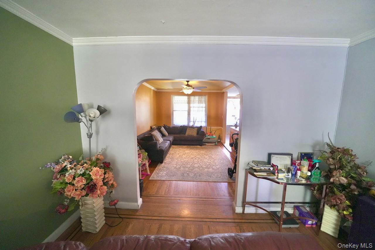 Single Family Fenton Ave  Bronx, NY 10469, MLS-913011-12