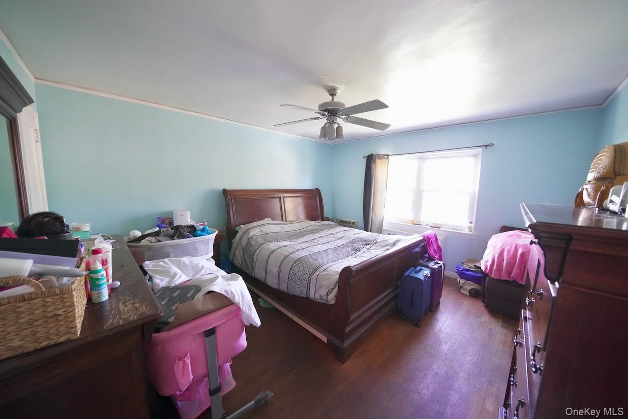 Single Family Fenton Ave  Bronx, NY 10469, MLS-913011-16