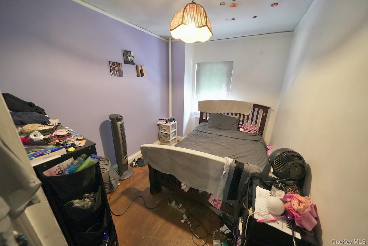 Single Family Fenton Ave  Bronx, NY 10469, MLS-913011-21