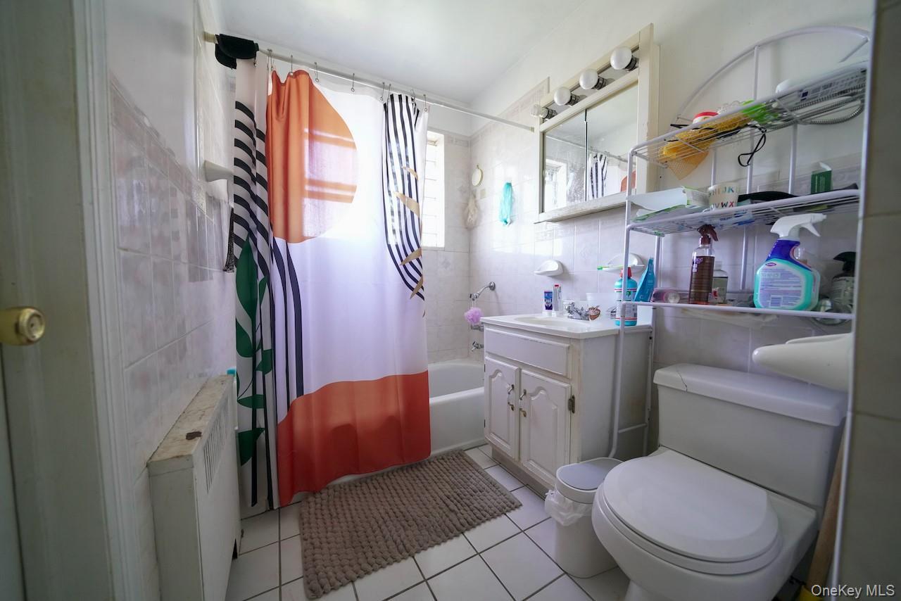 Single Family Fenton Ave  Bronx, NY 10469, MLS-913011-24