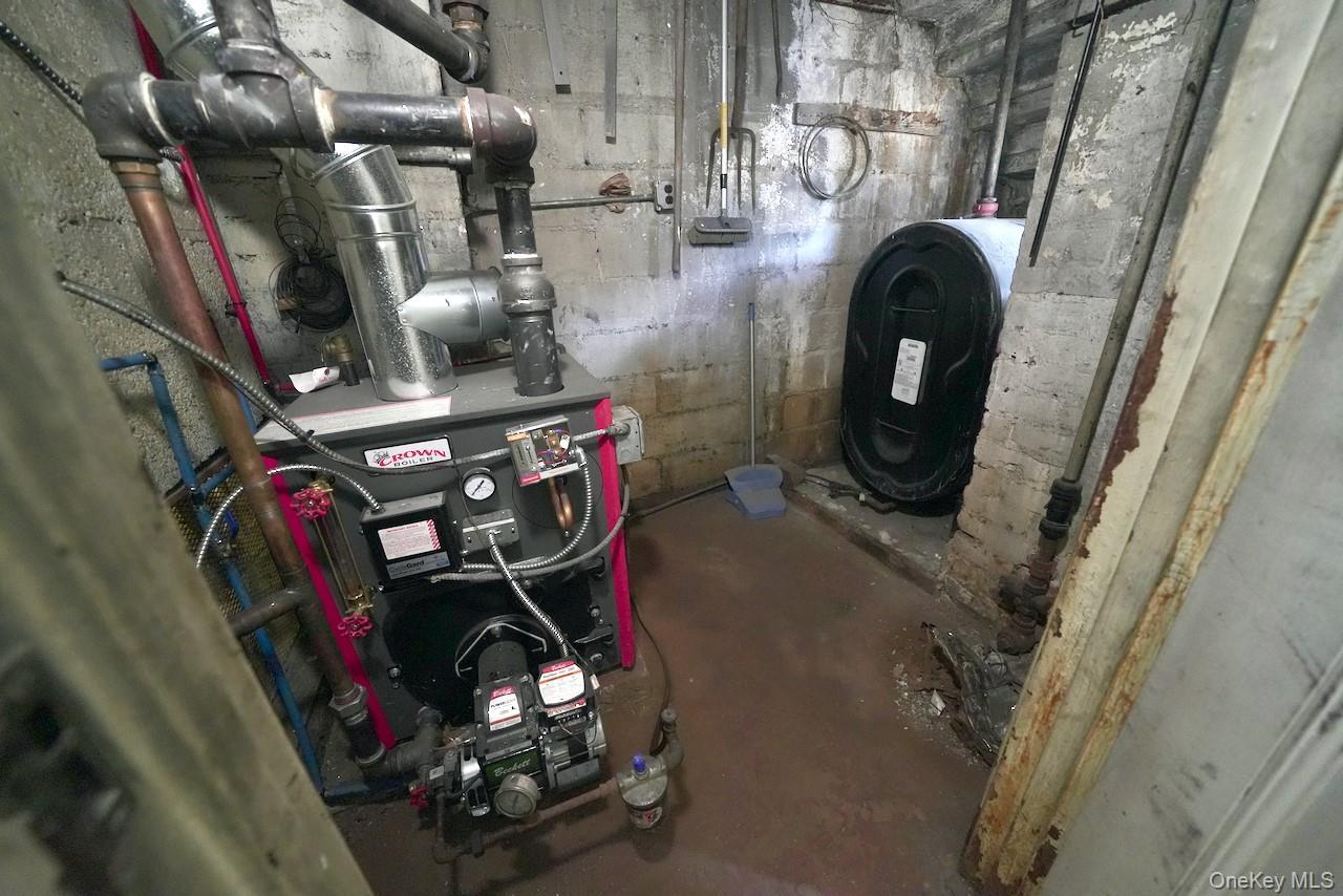 Single Family Fenton Ave  Bronx, NY 10469, MLS-913011-34