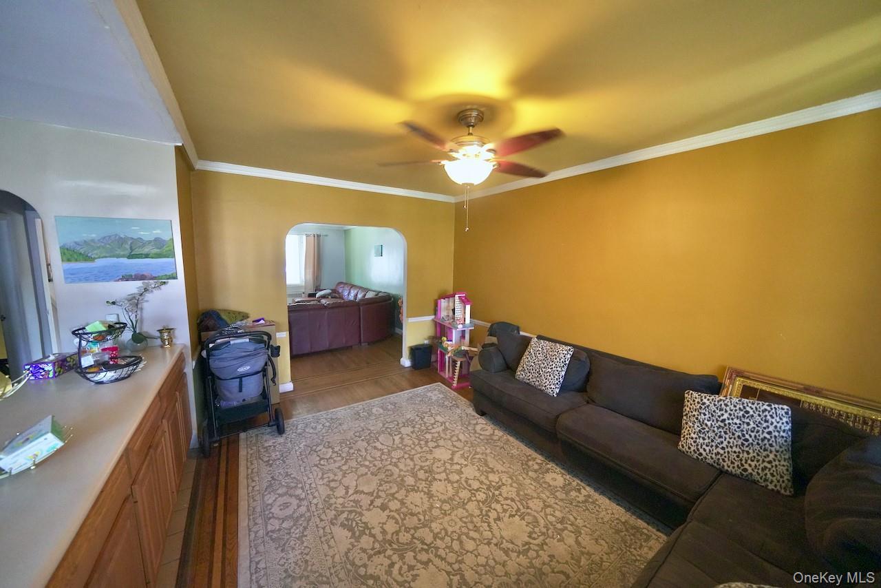 Single Family Fenton Ave  Bronx, NY 10469, MLS-913011-8