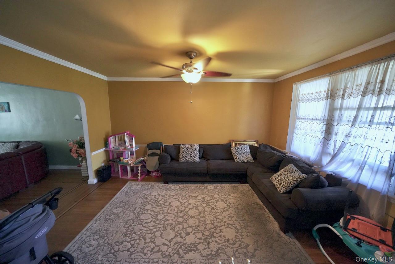 Single Family Fenton Ave  Bronx, NY 10469, MLS-913011-9